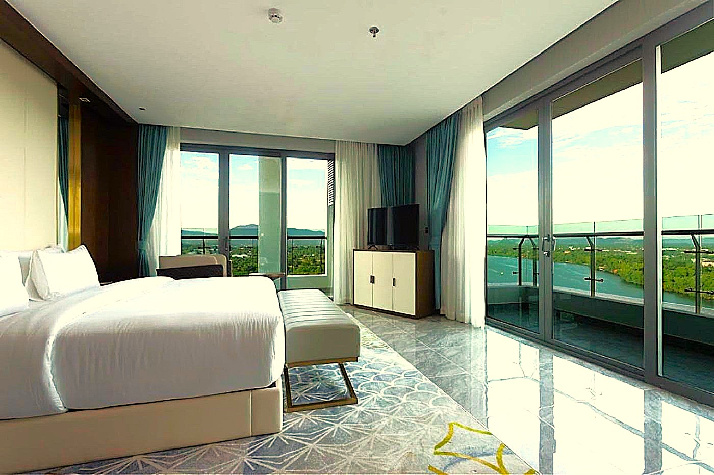 Suite Two Bedrooms Two Bathrooms