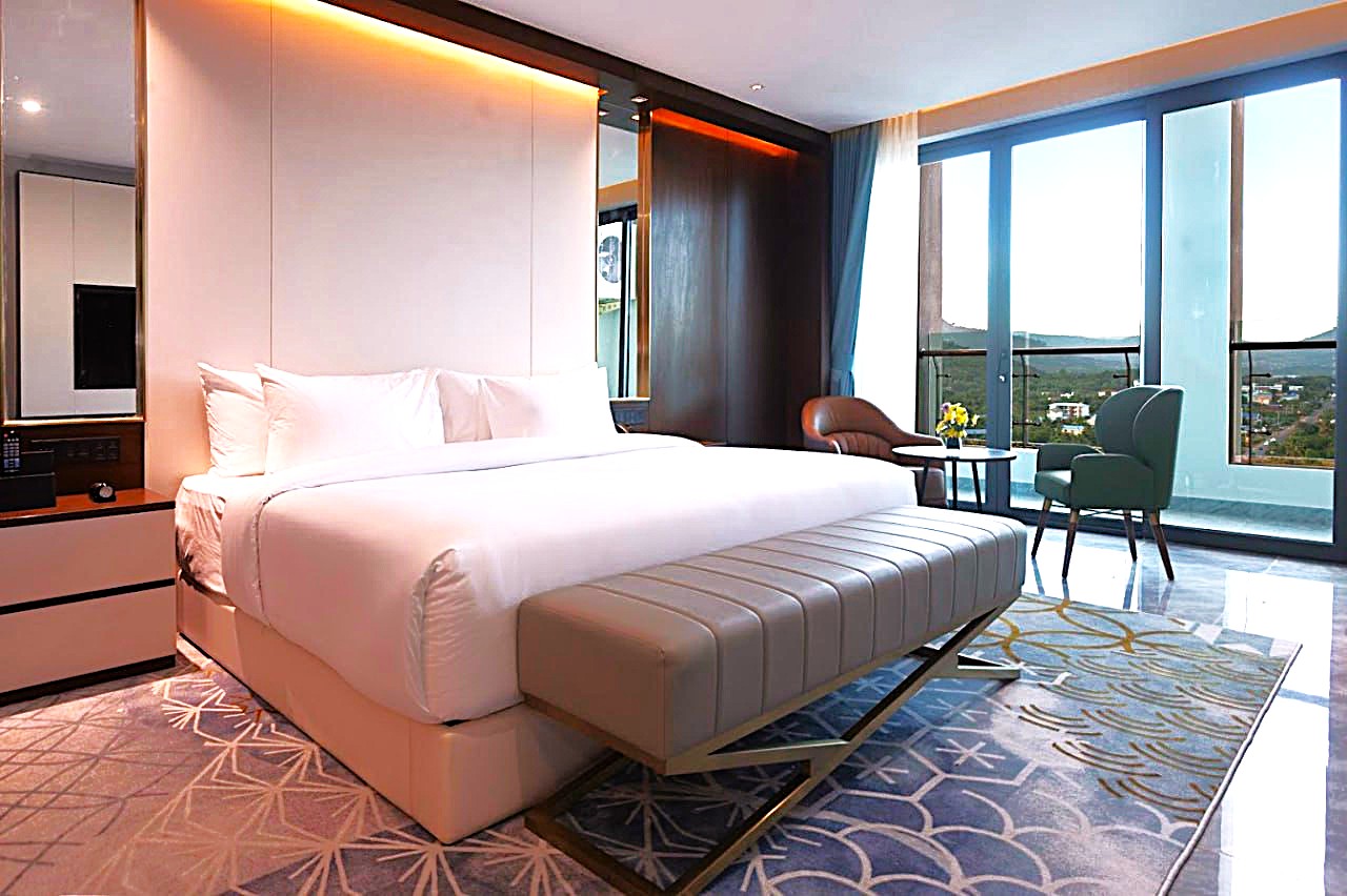 Suite Two Bedrooms Two Bathrooms