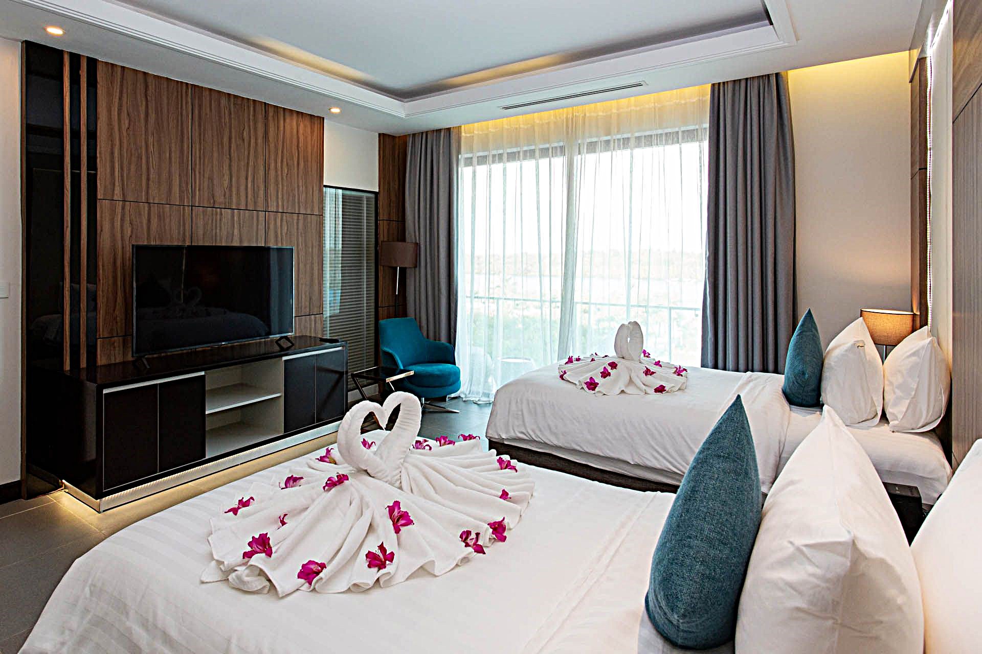 Twin Deluxe Pool View