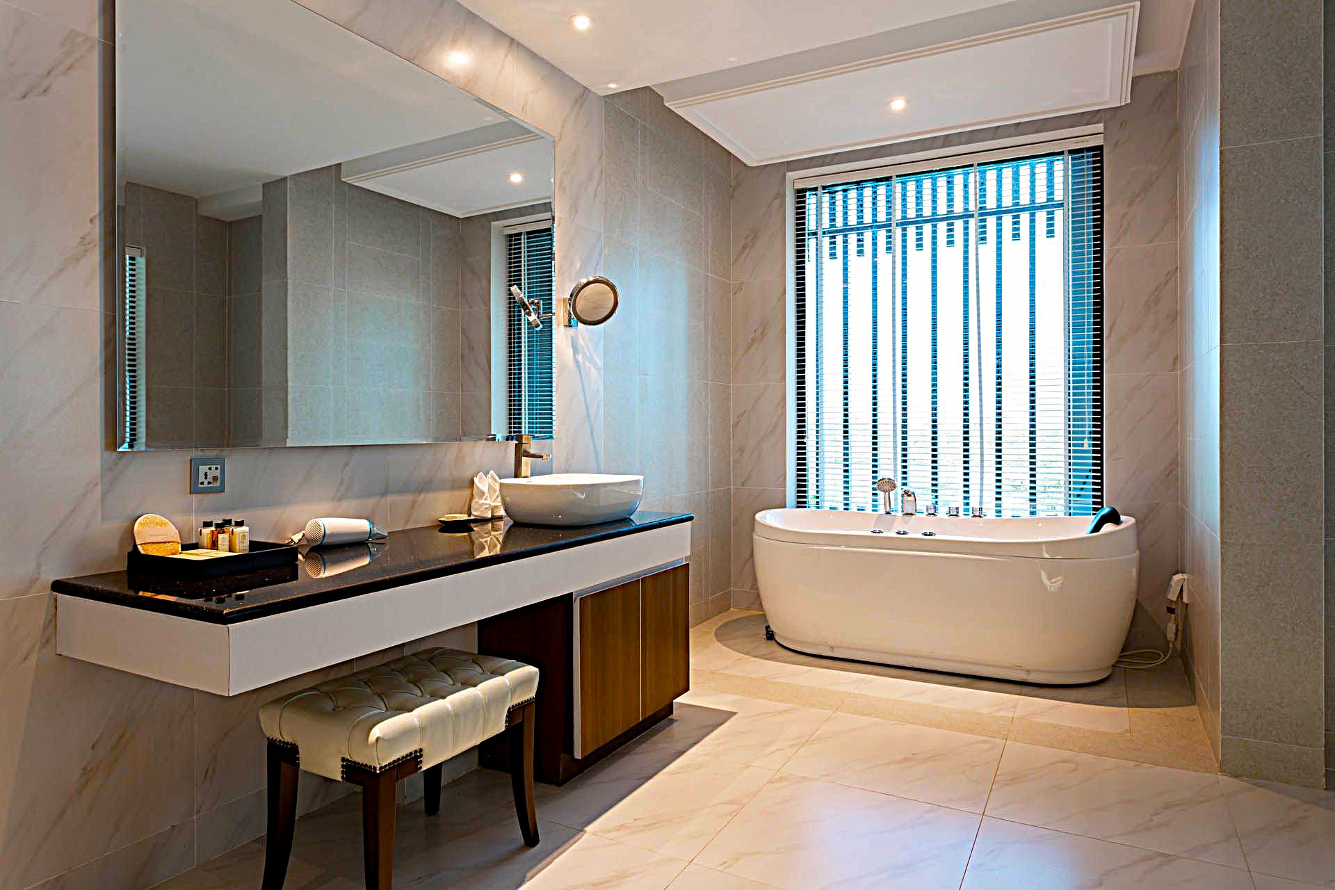 Twin Deluxe Pool View