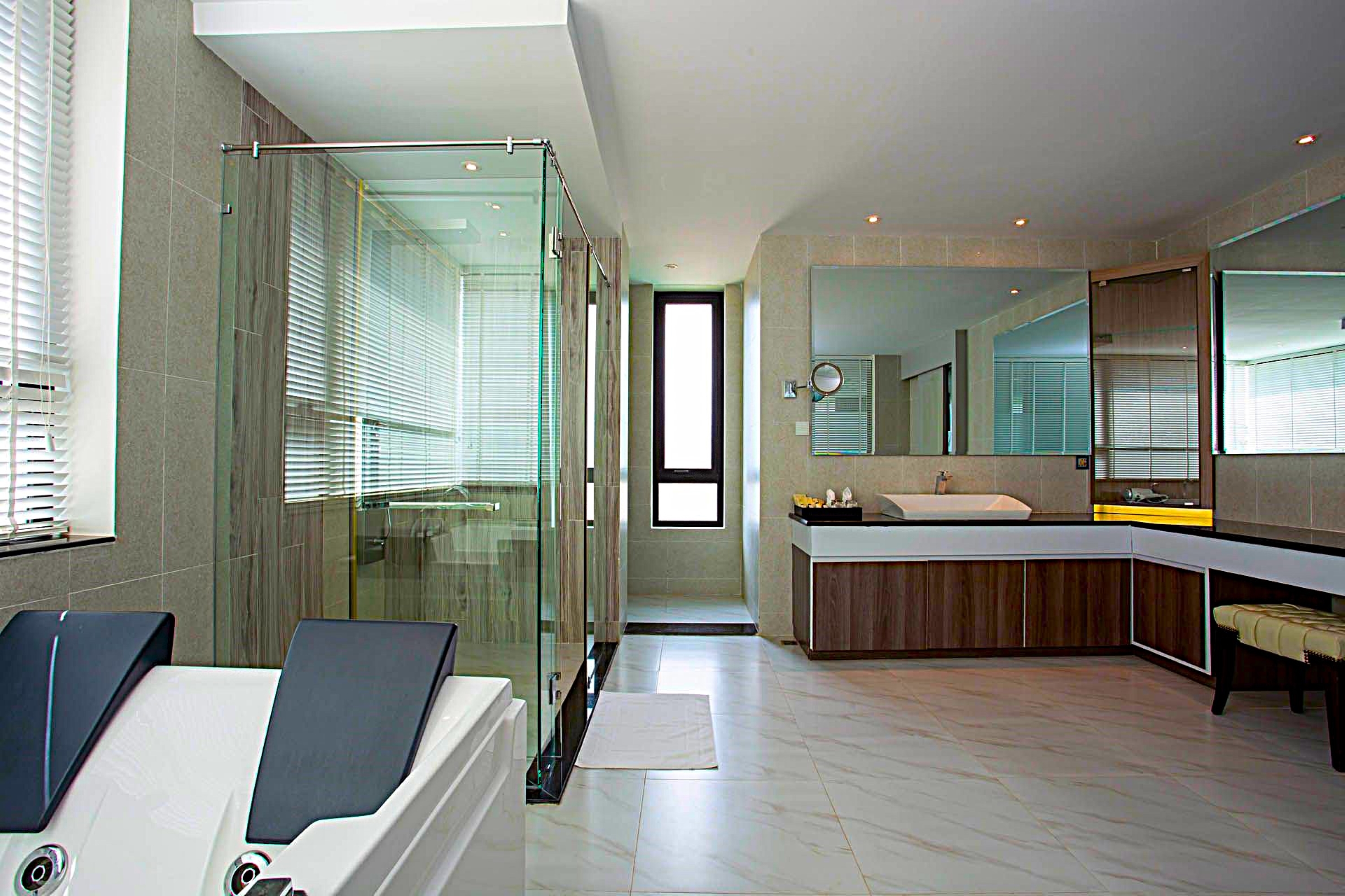 Junior Suite Pool View