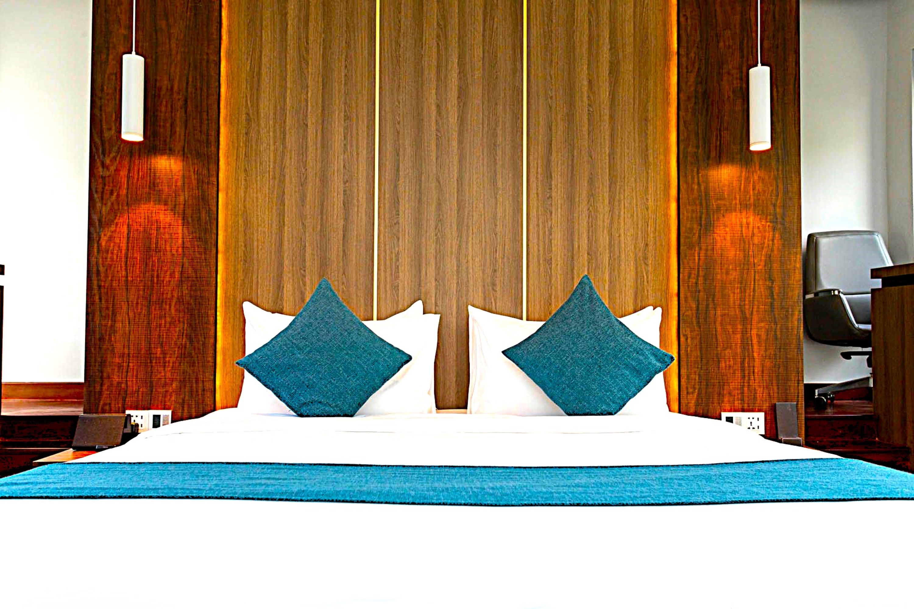 Bungalow King Bed One Bedroom 