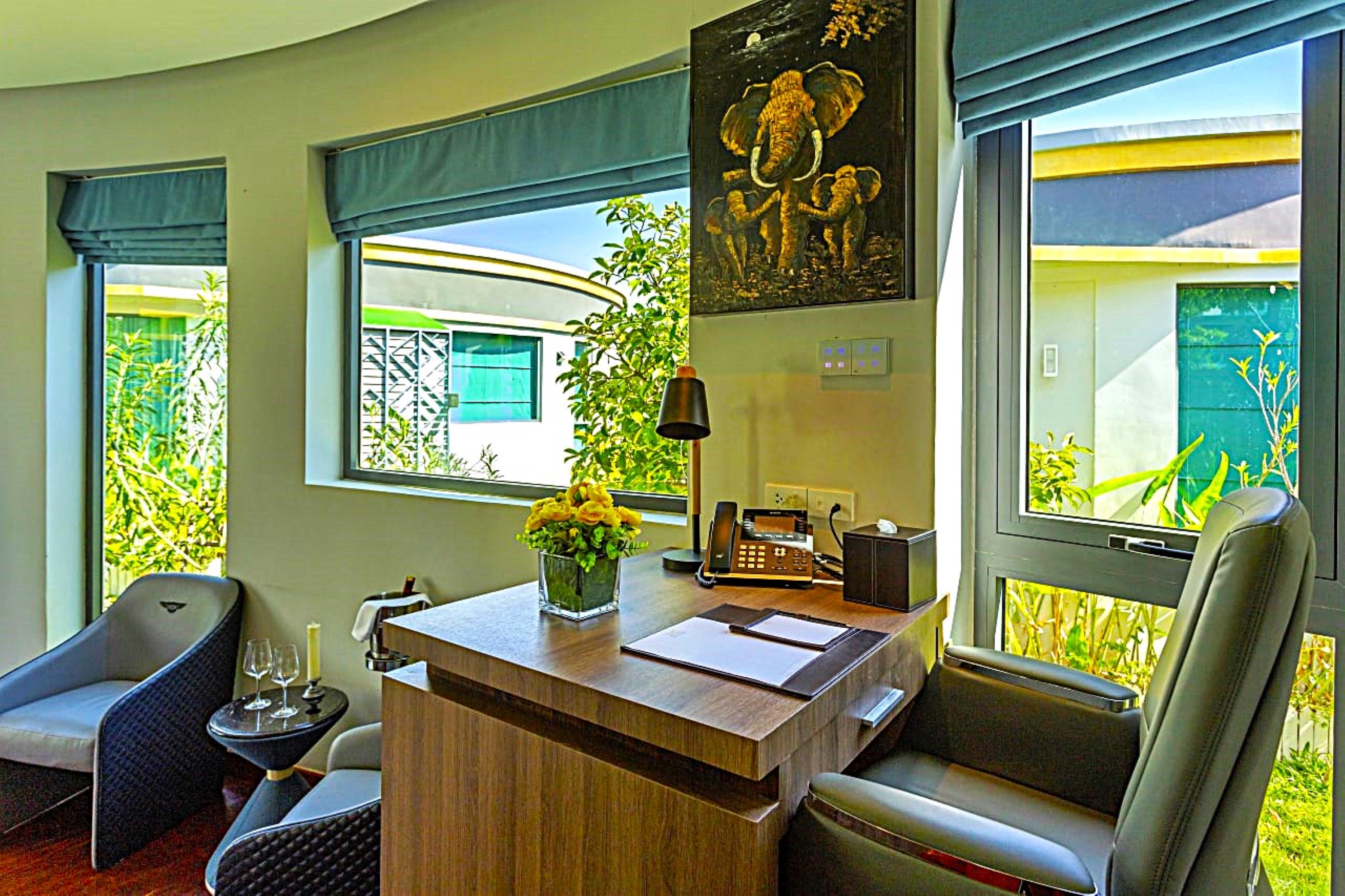 Bungalow King Bed One Bedroom 