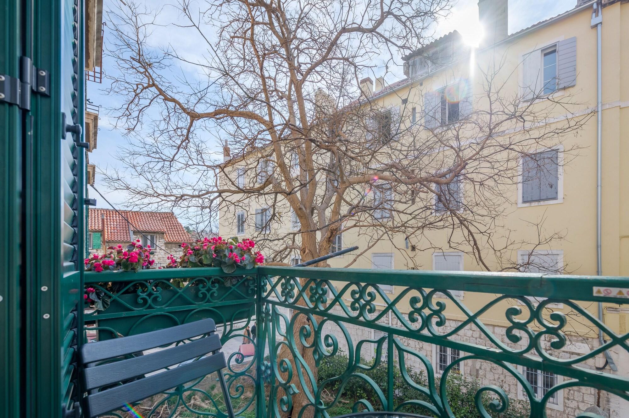 Suite Deluxe with Balcony