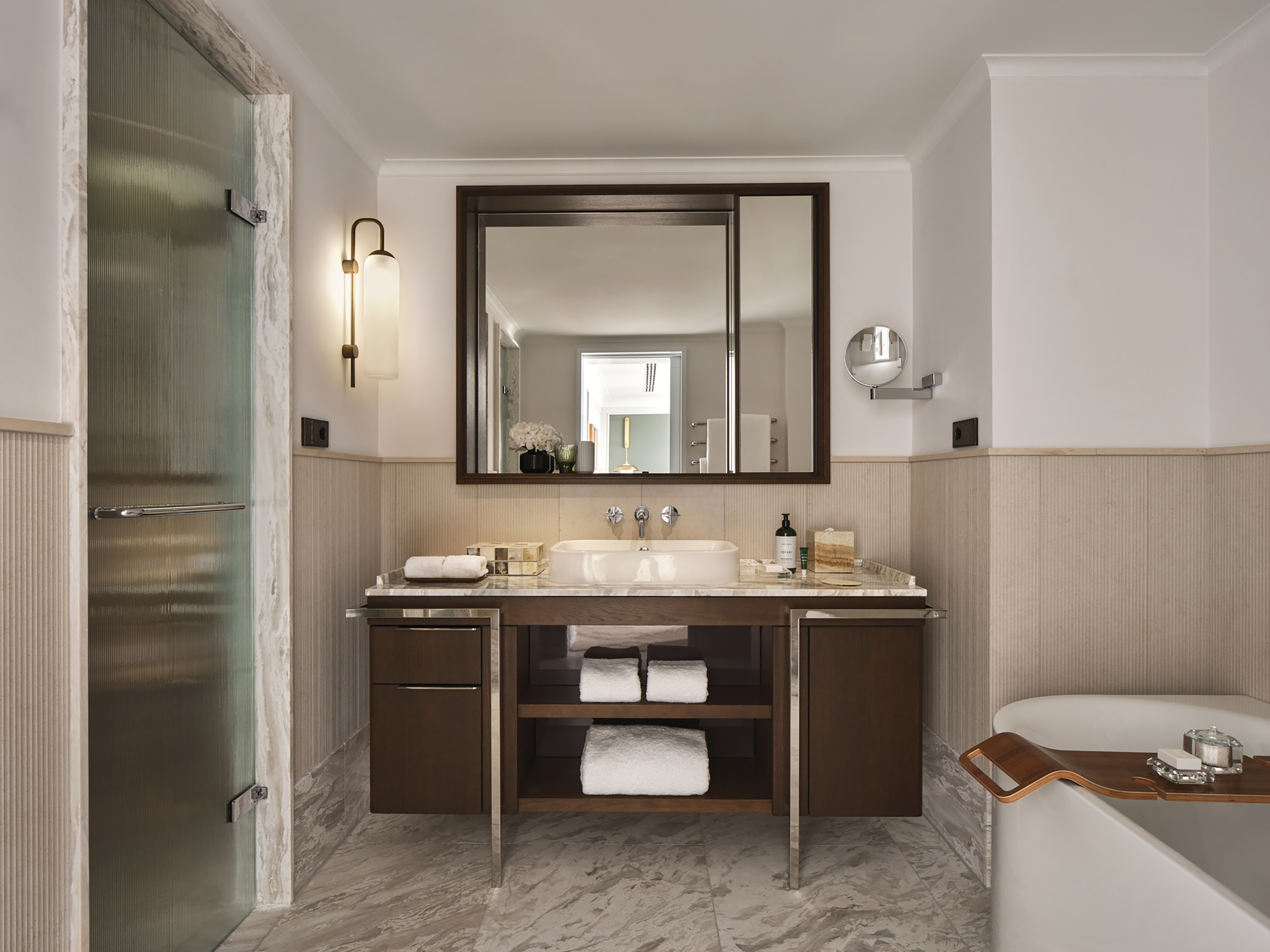 Double Deluxe King Bed