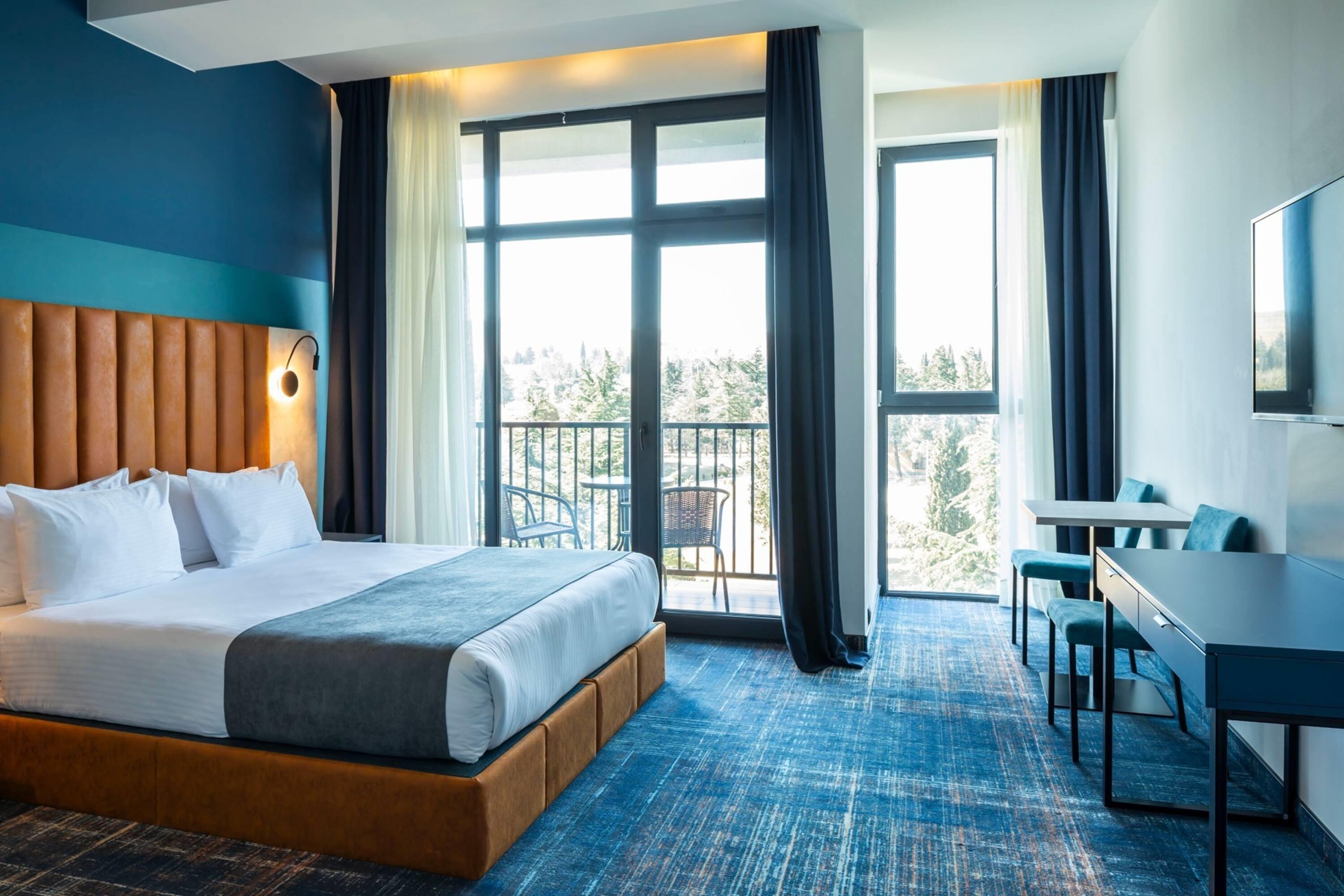 Suite with Views