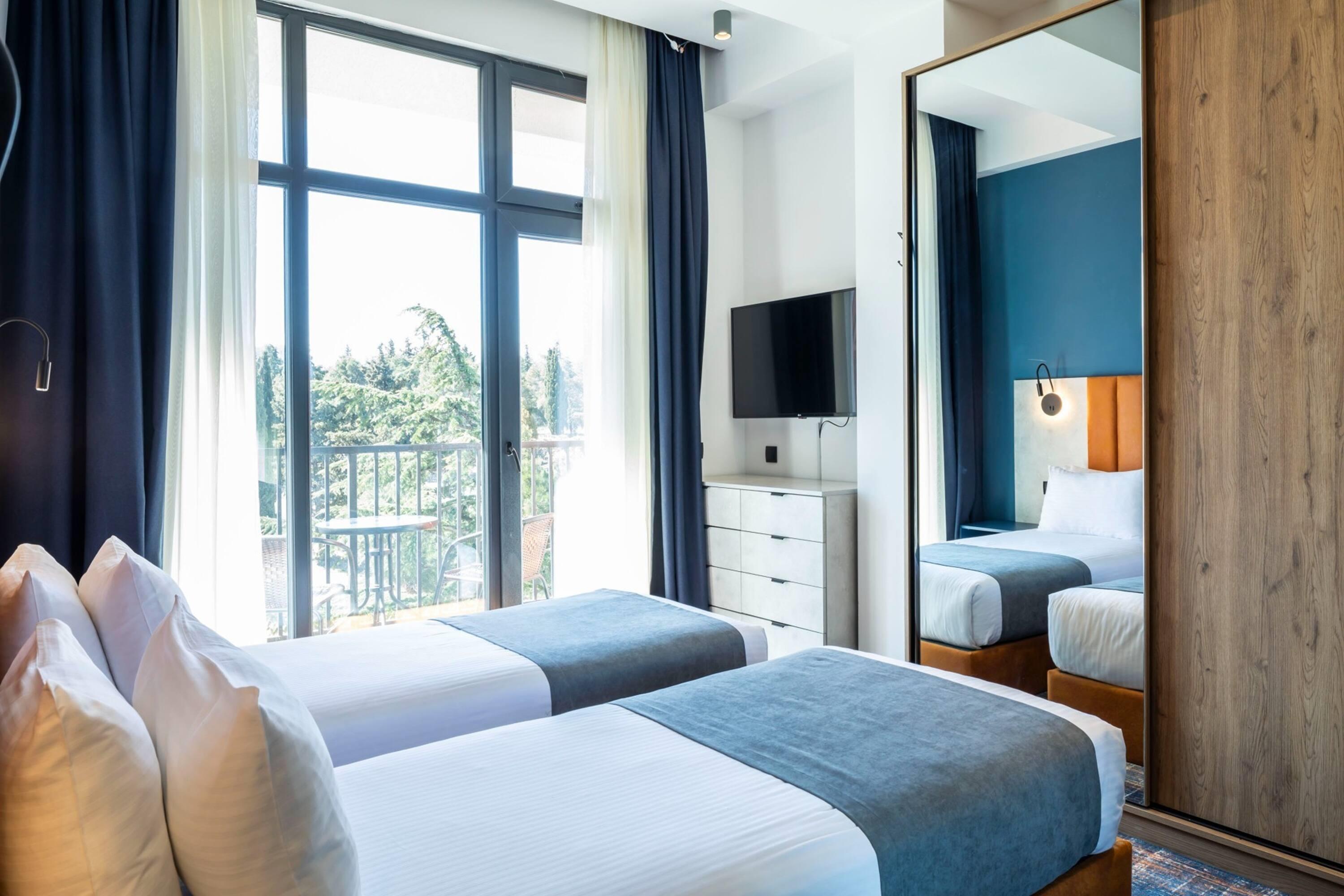 Suite with Views