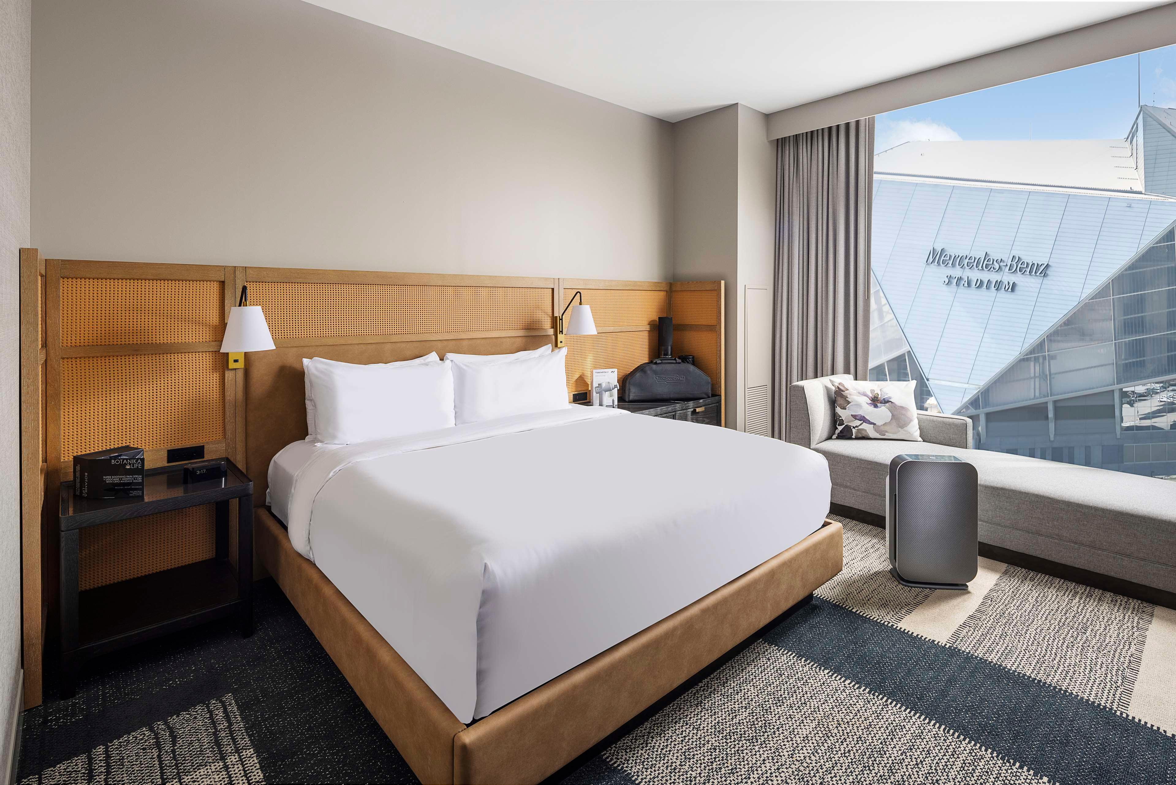 Junior Suite Queen Size Bed