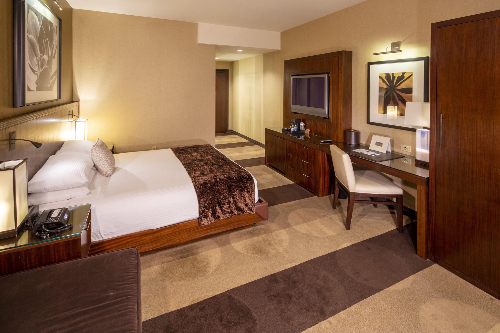 Double Deluxe King Bed