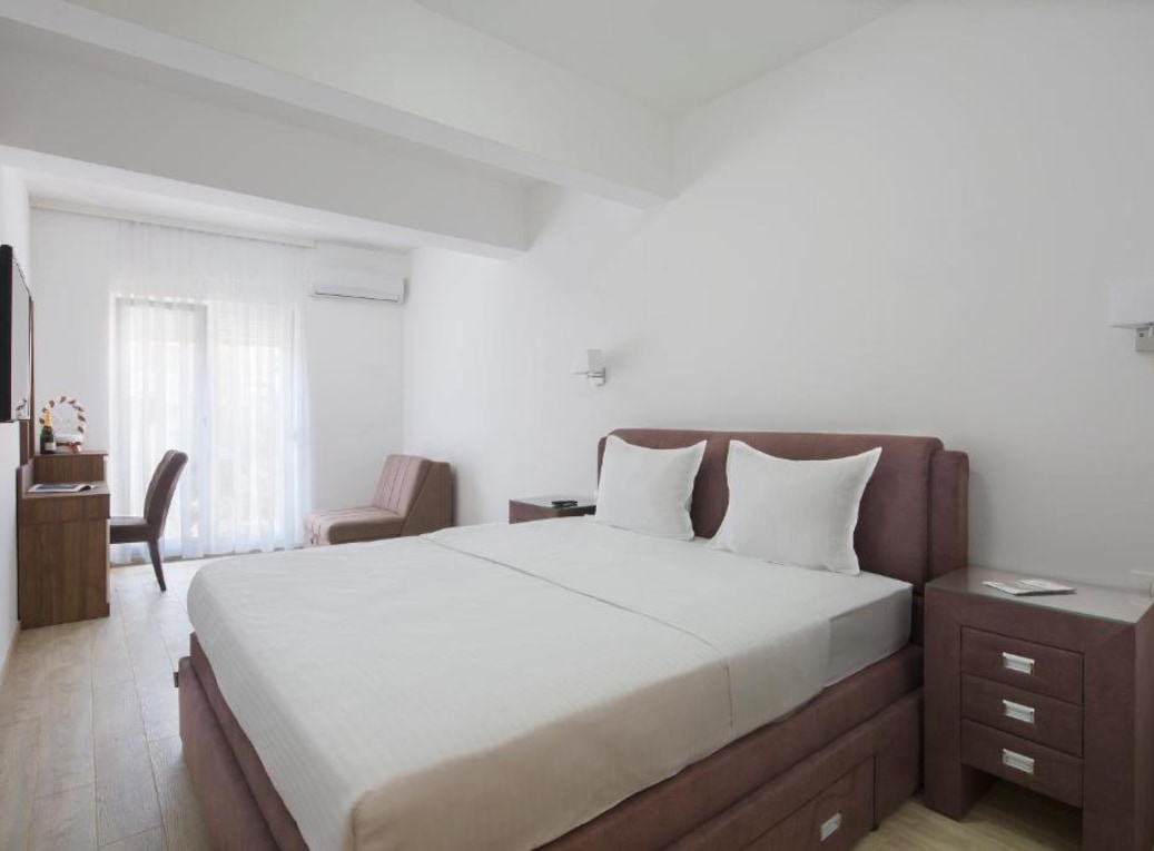 Double or Twin Standard