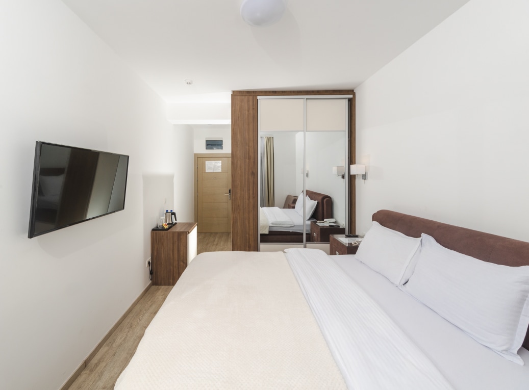 Double or Twin Standard