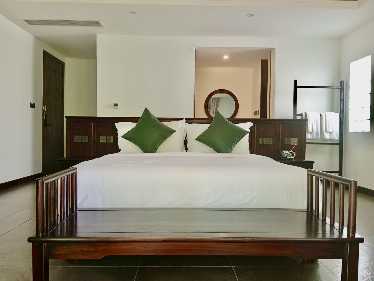 Double Deluxe One Bed