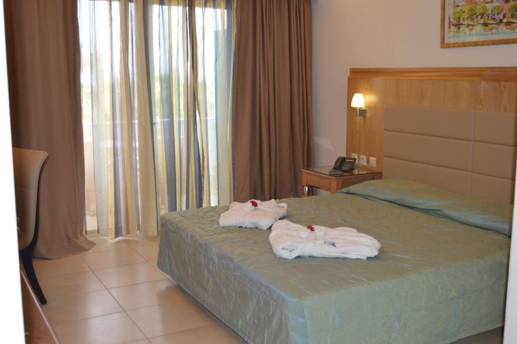 Family Room Land View