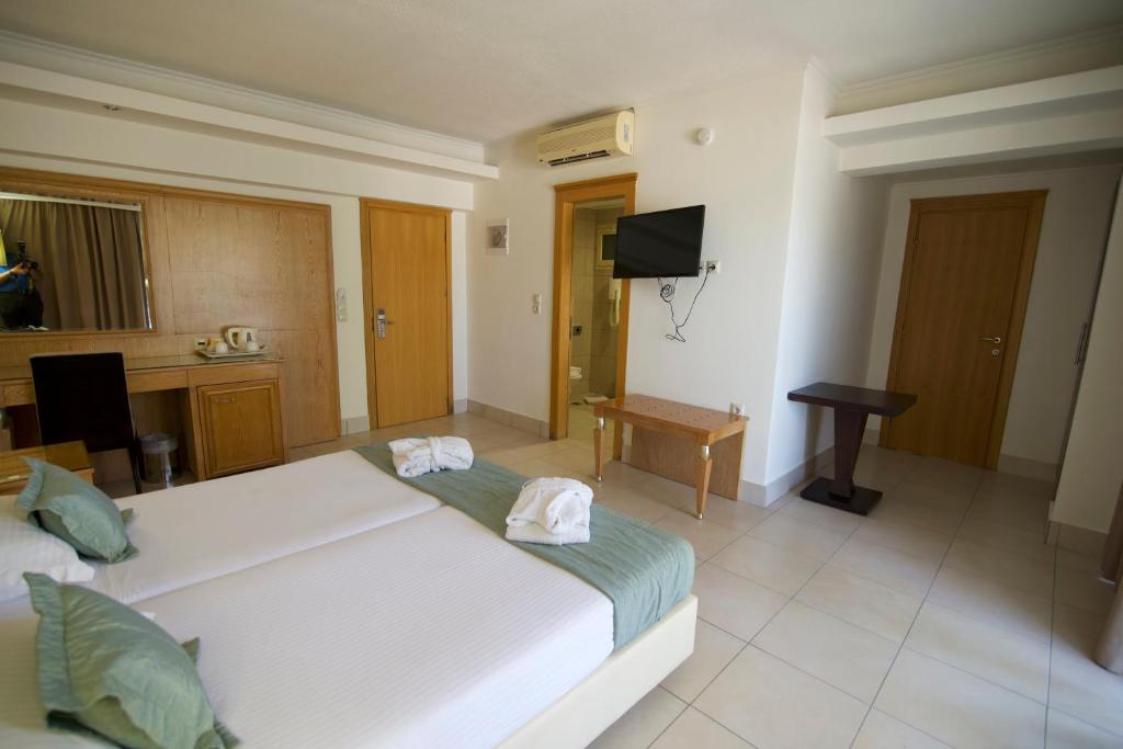 Family Room Land View