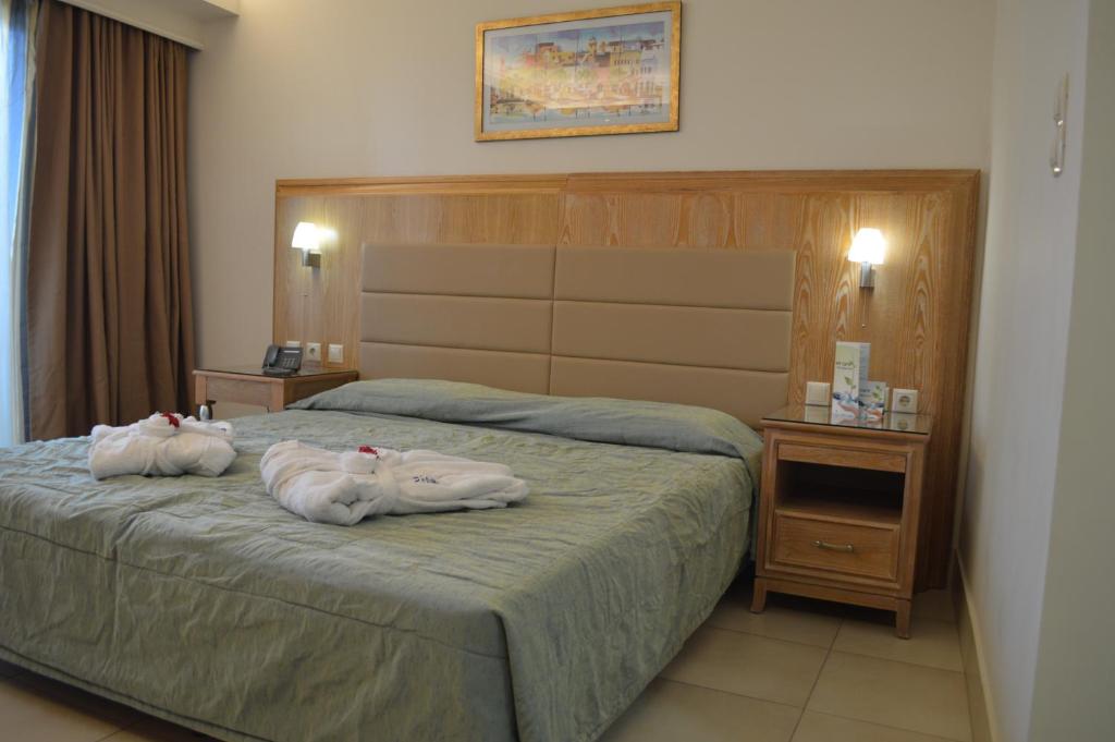 Double or Twin Pool View