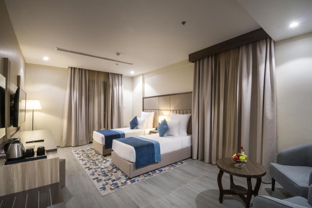 Double Deluxe Two Beds