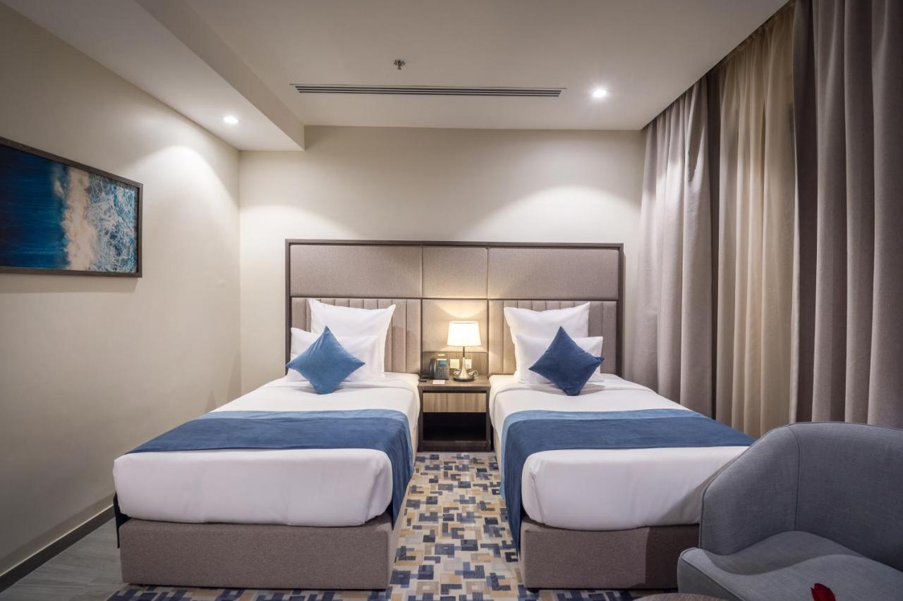 Double Deluxe Two Beds