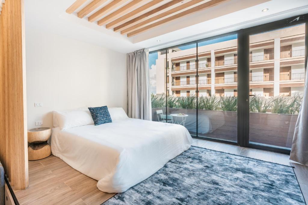 Junior Suite with Balcony