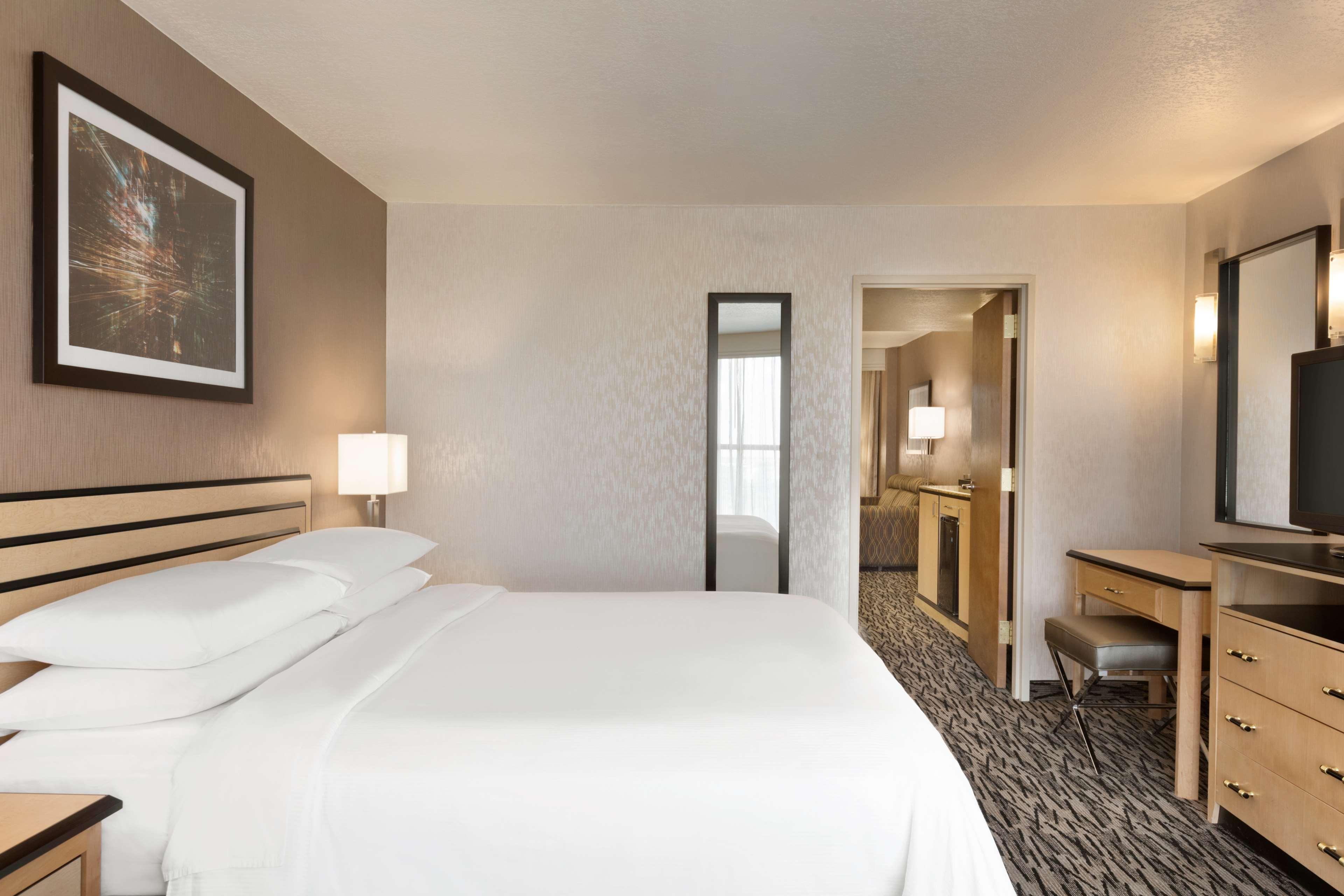 Suite Two Queen Beds One Bedroom