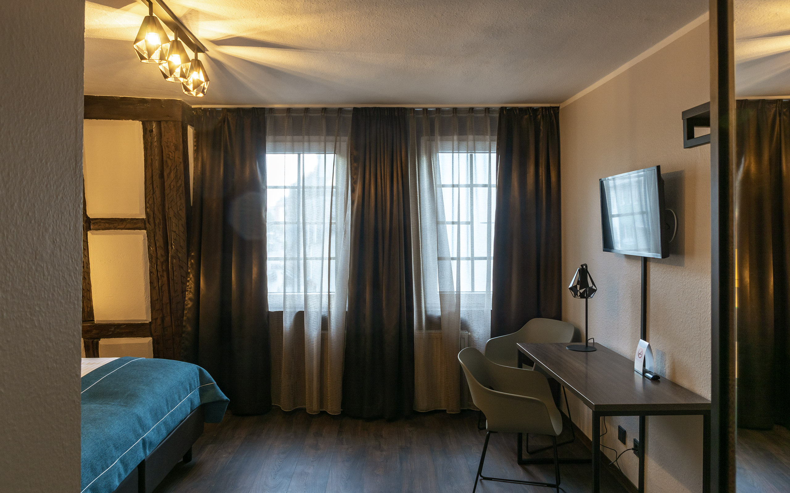 Double Queen Size Bed