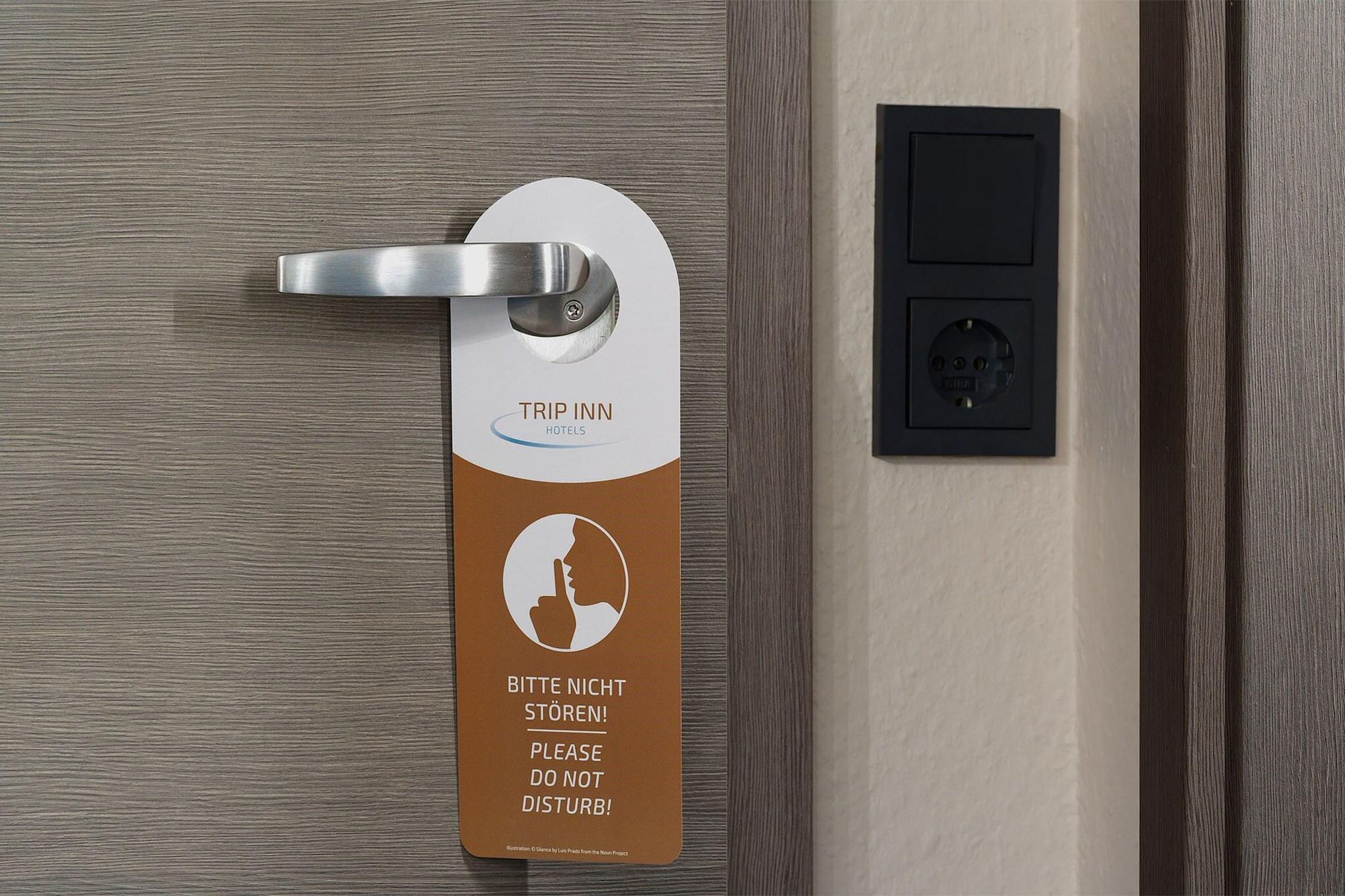 Double Queen Size Bed