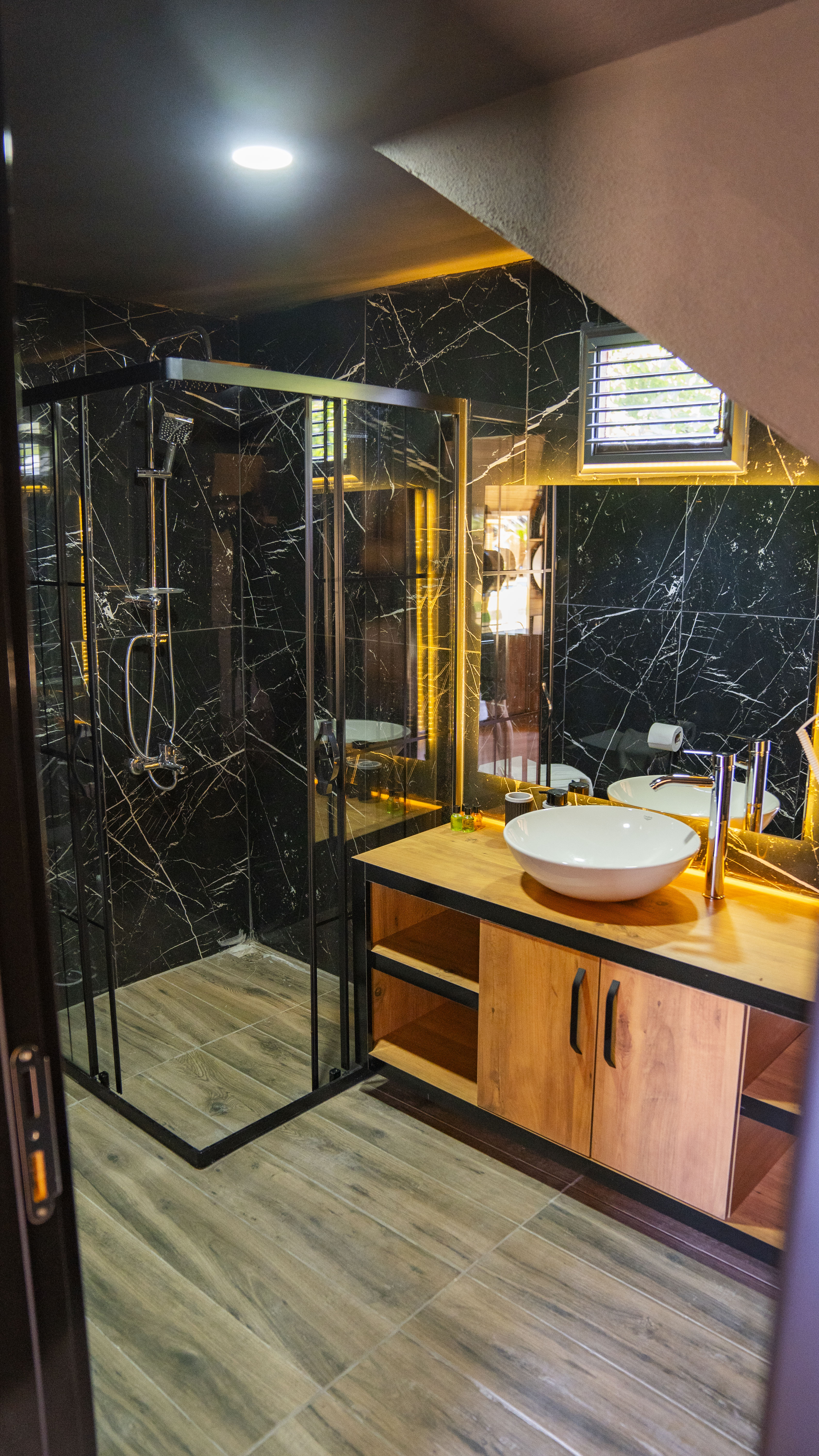 Suite Three Bedrooms Two Bathrooms