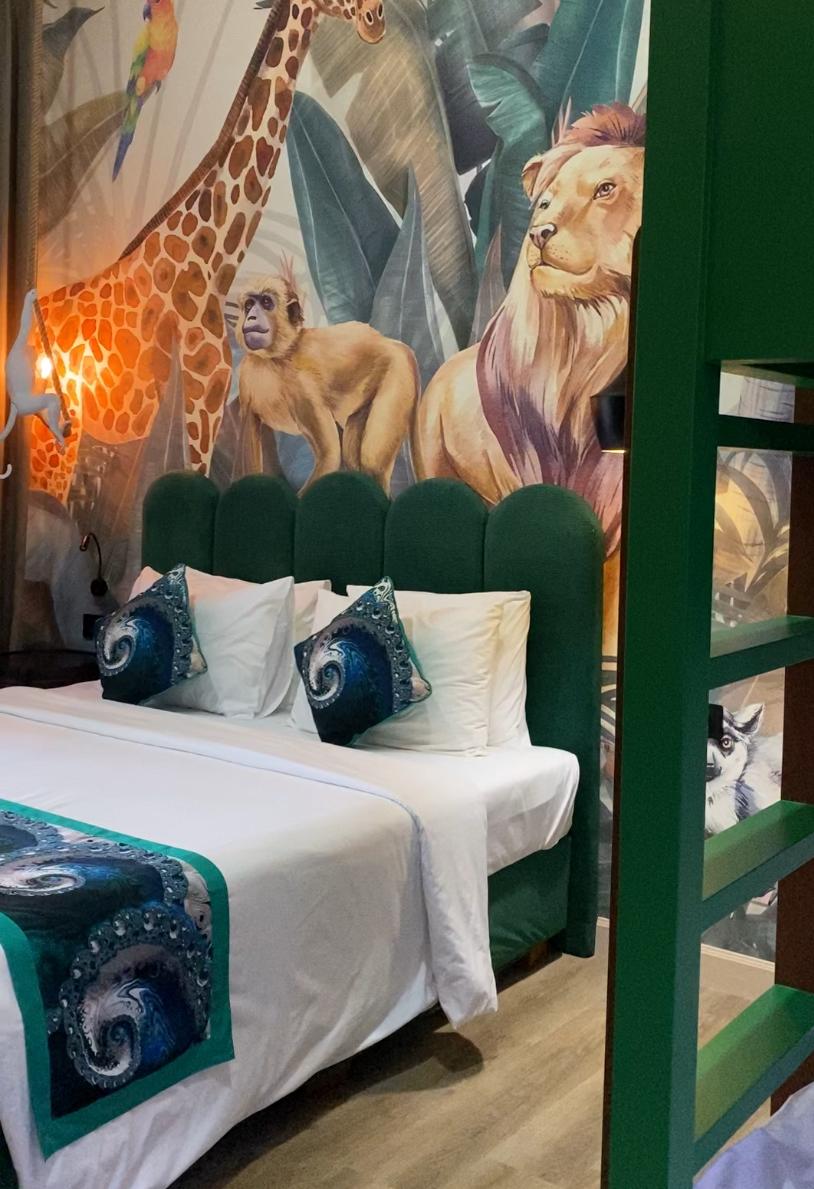 Double Deluxe One Bed