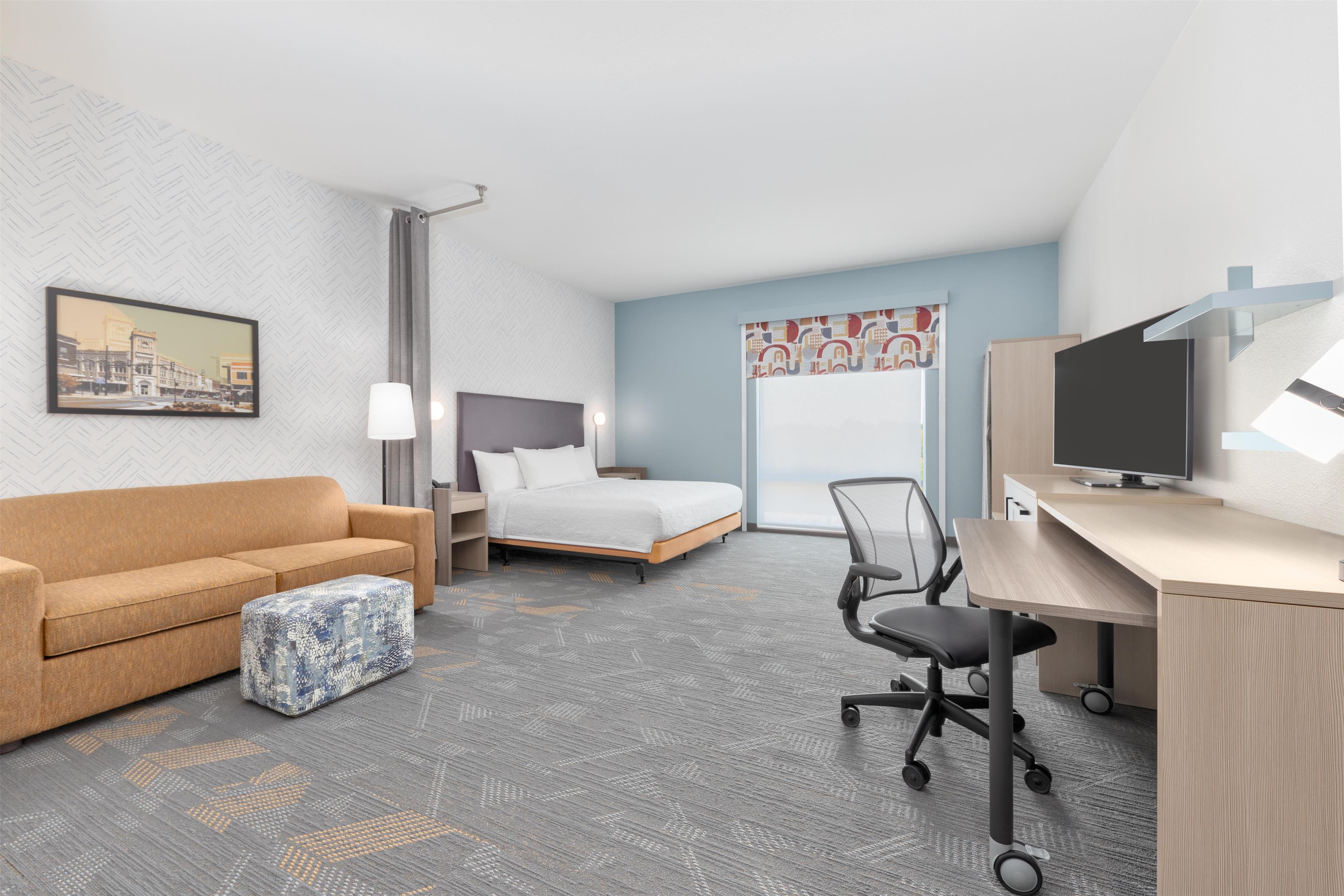 Suite Accessible King Size Bed