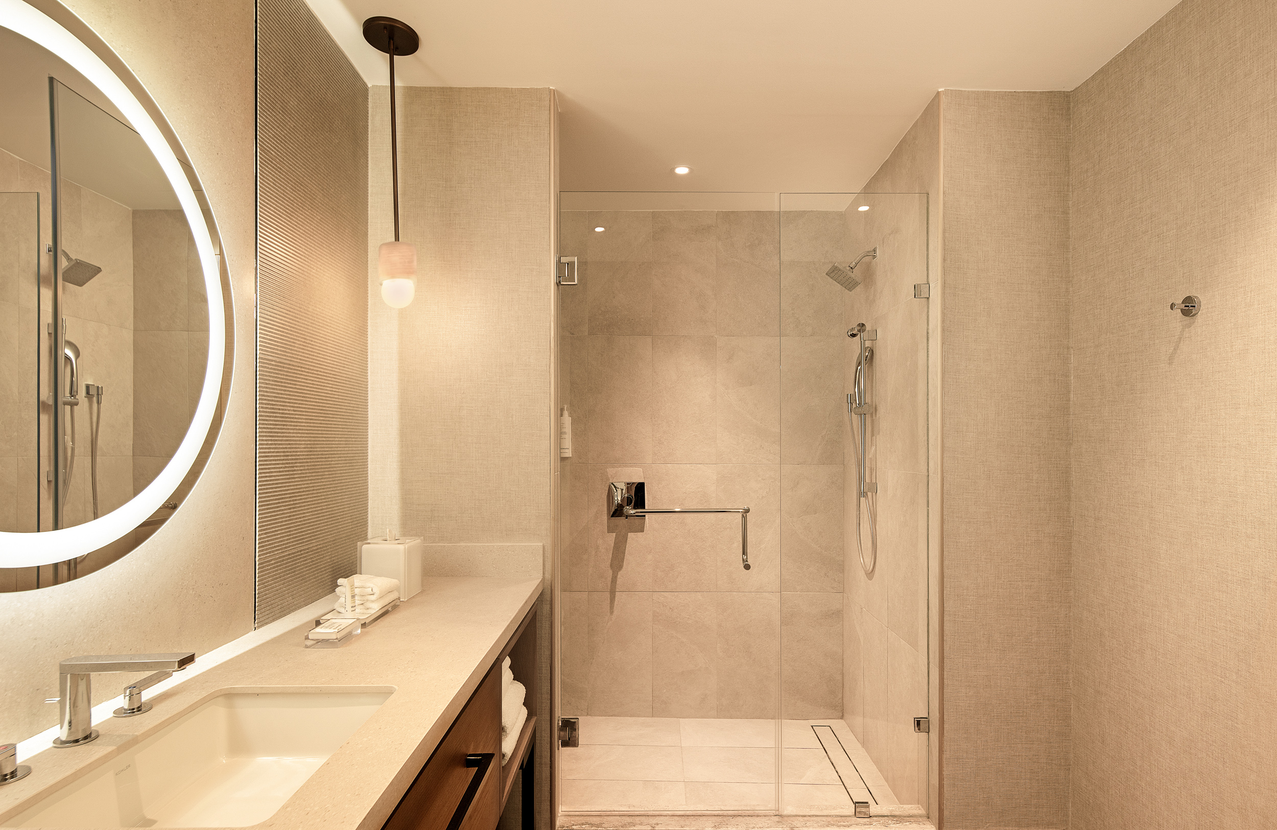 Room City View Two Beds