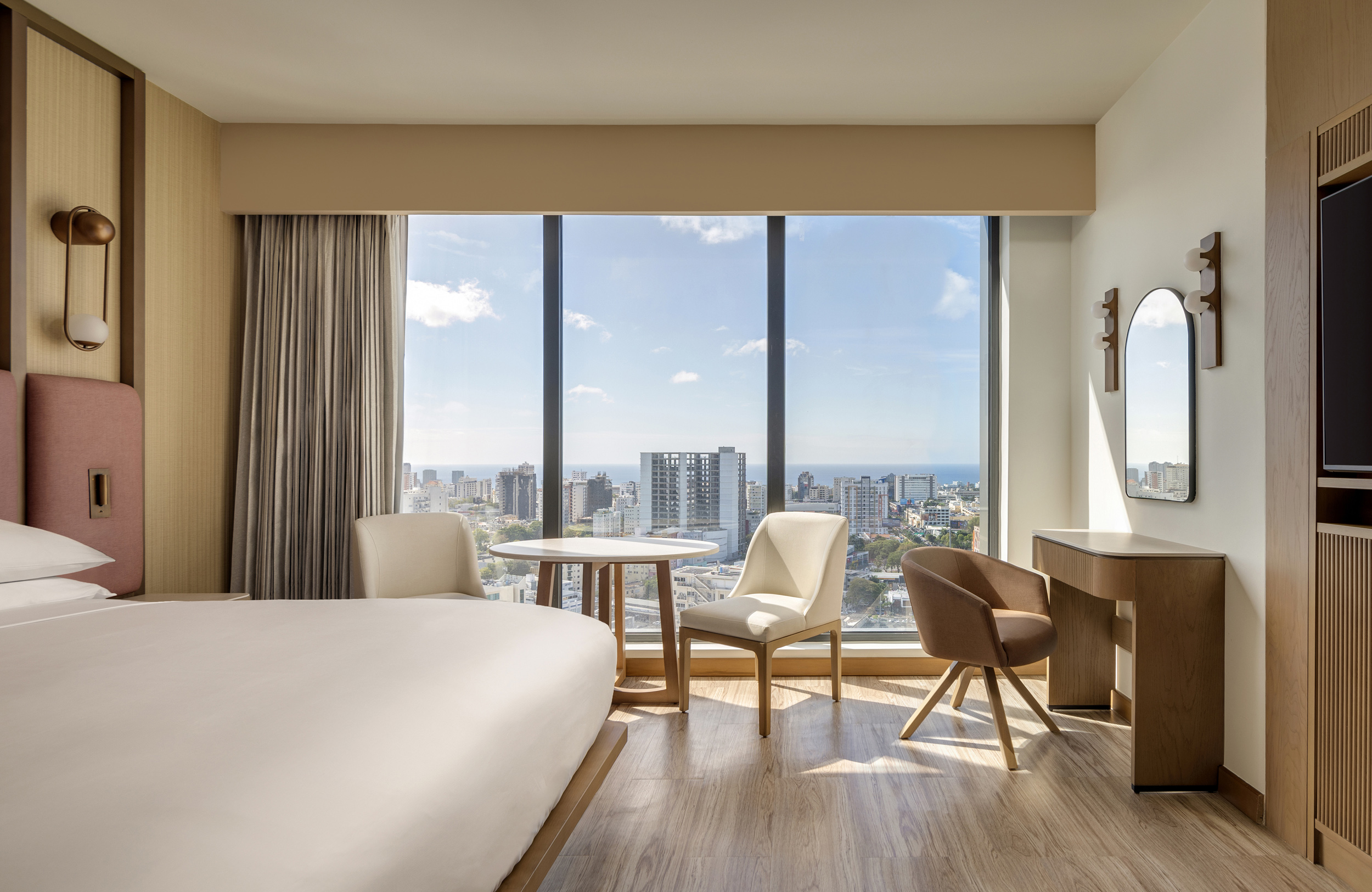 Room Deluxe City View King Bed