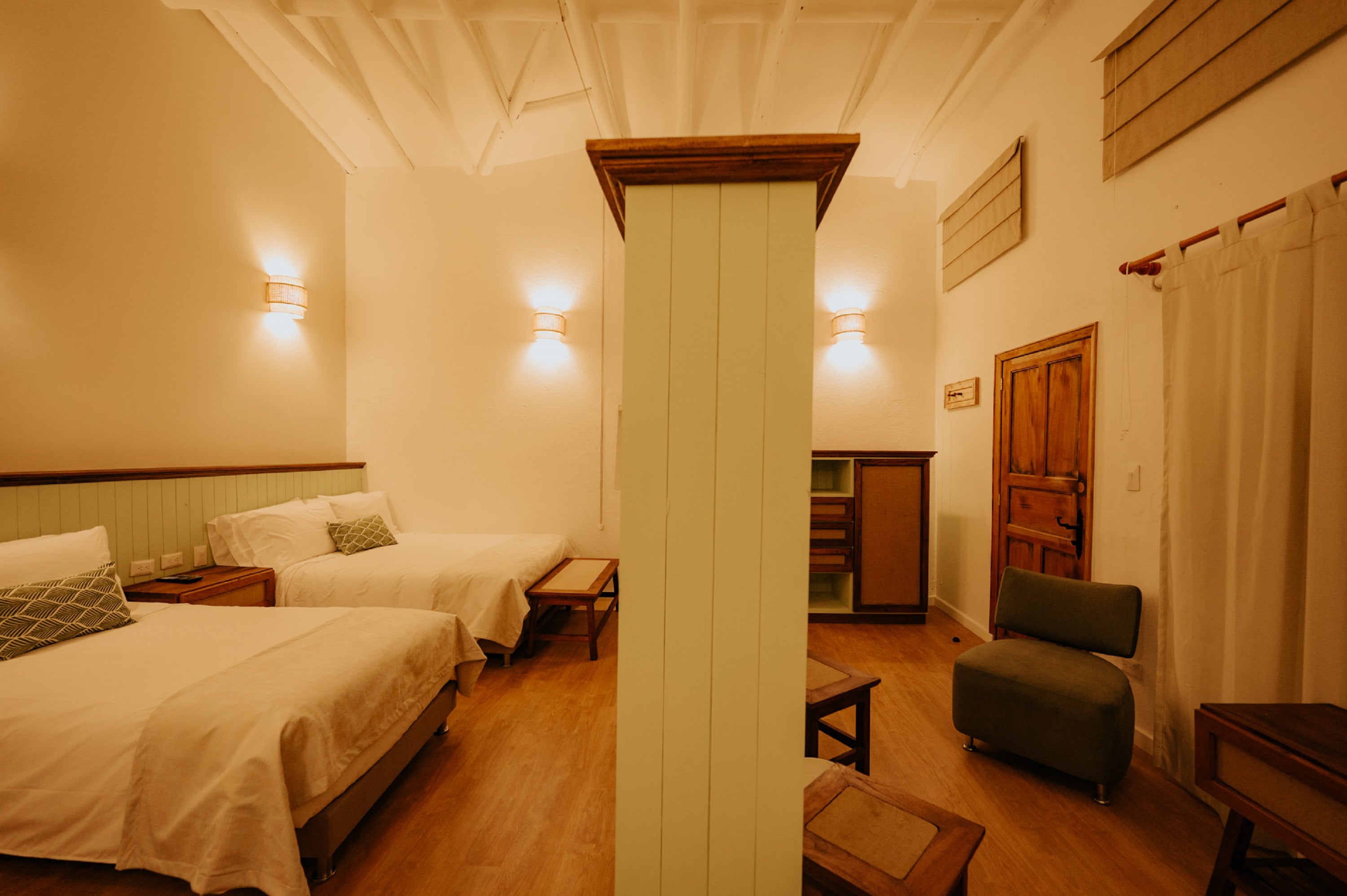 Family Room Capacity 4