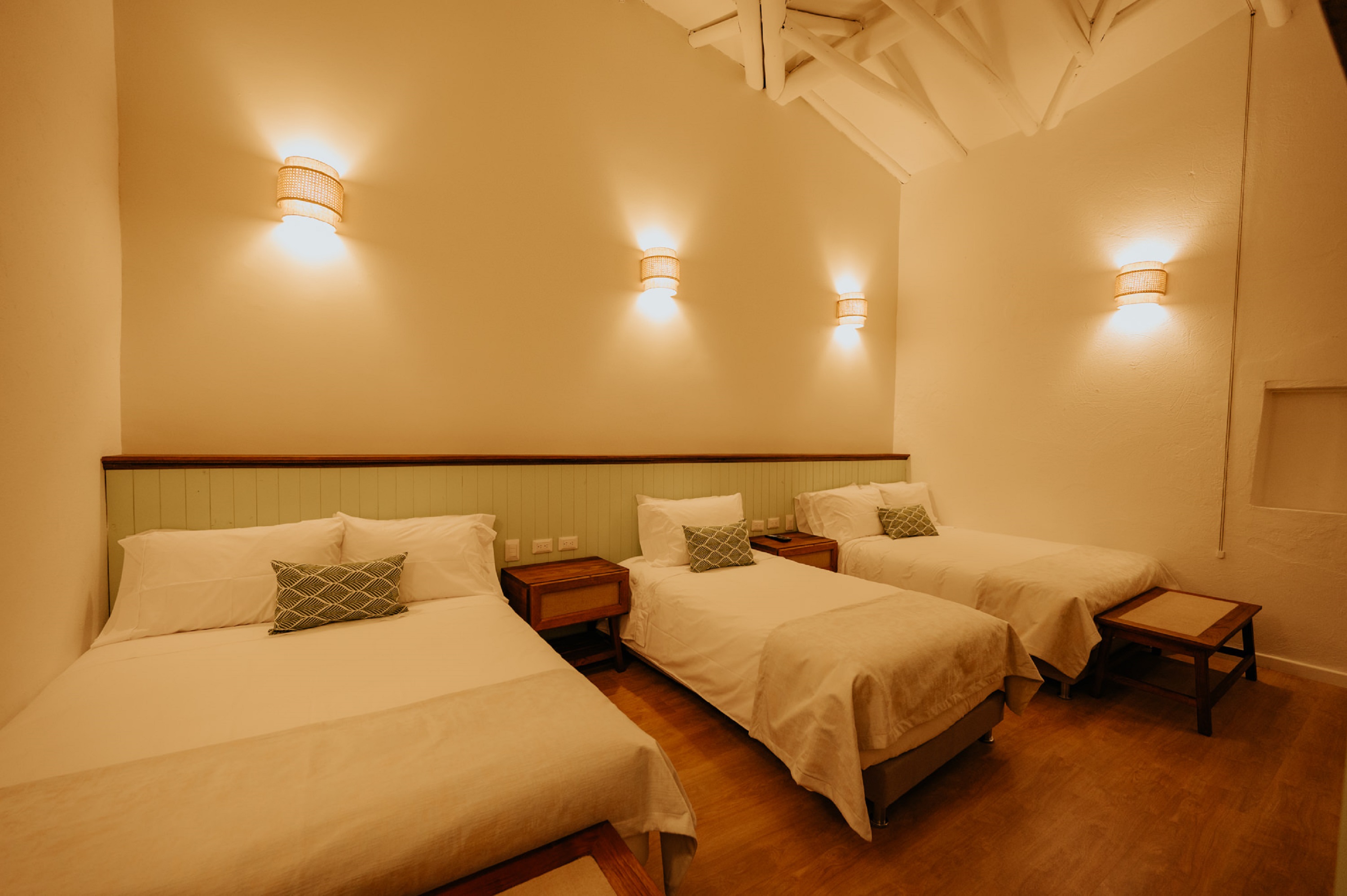 Family Room Capacity 4