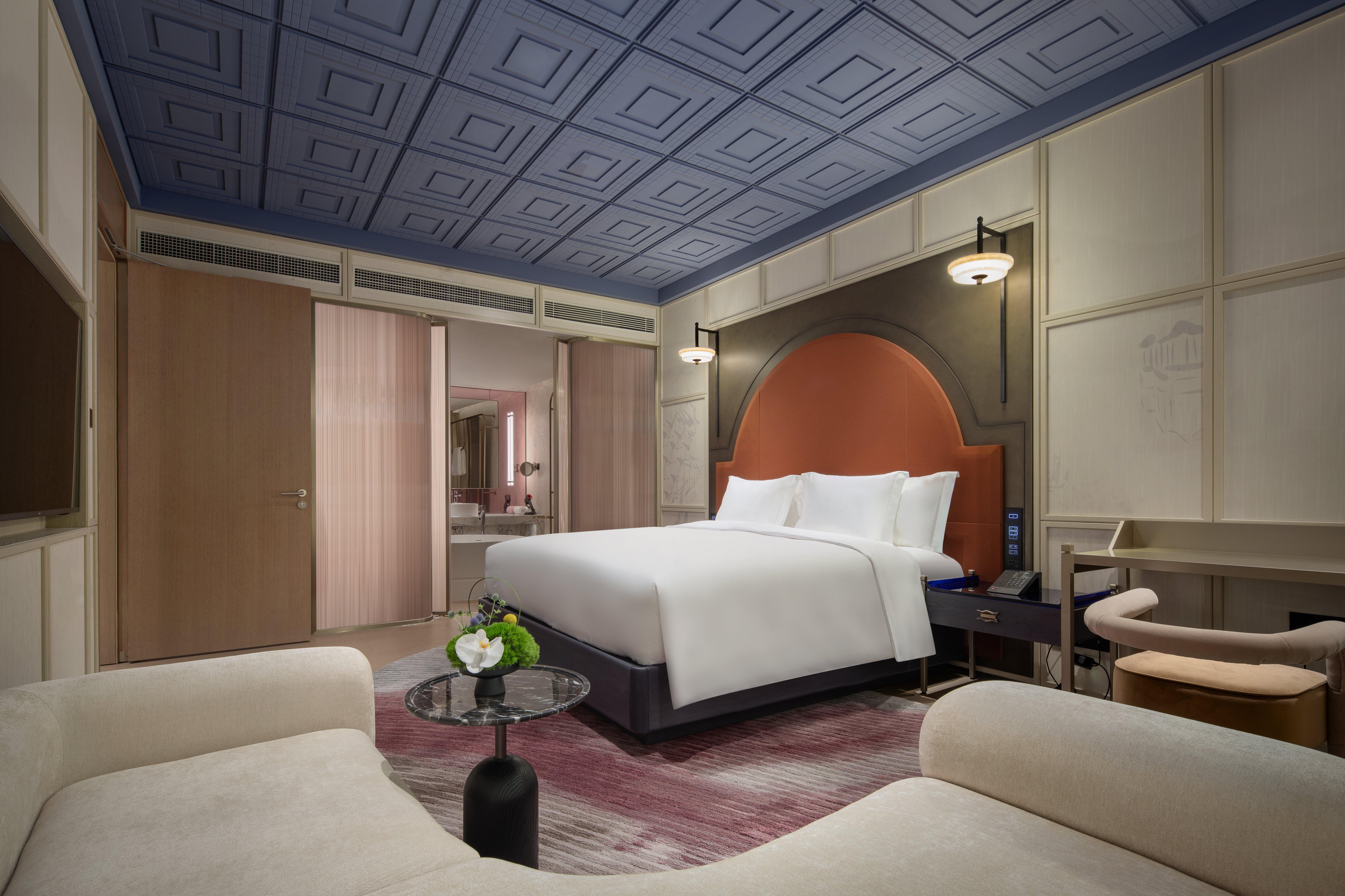 Double Garden View King Bed