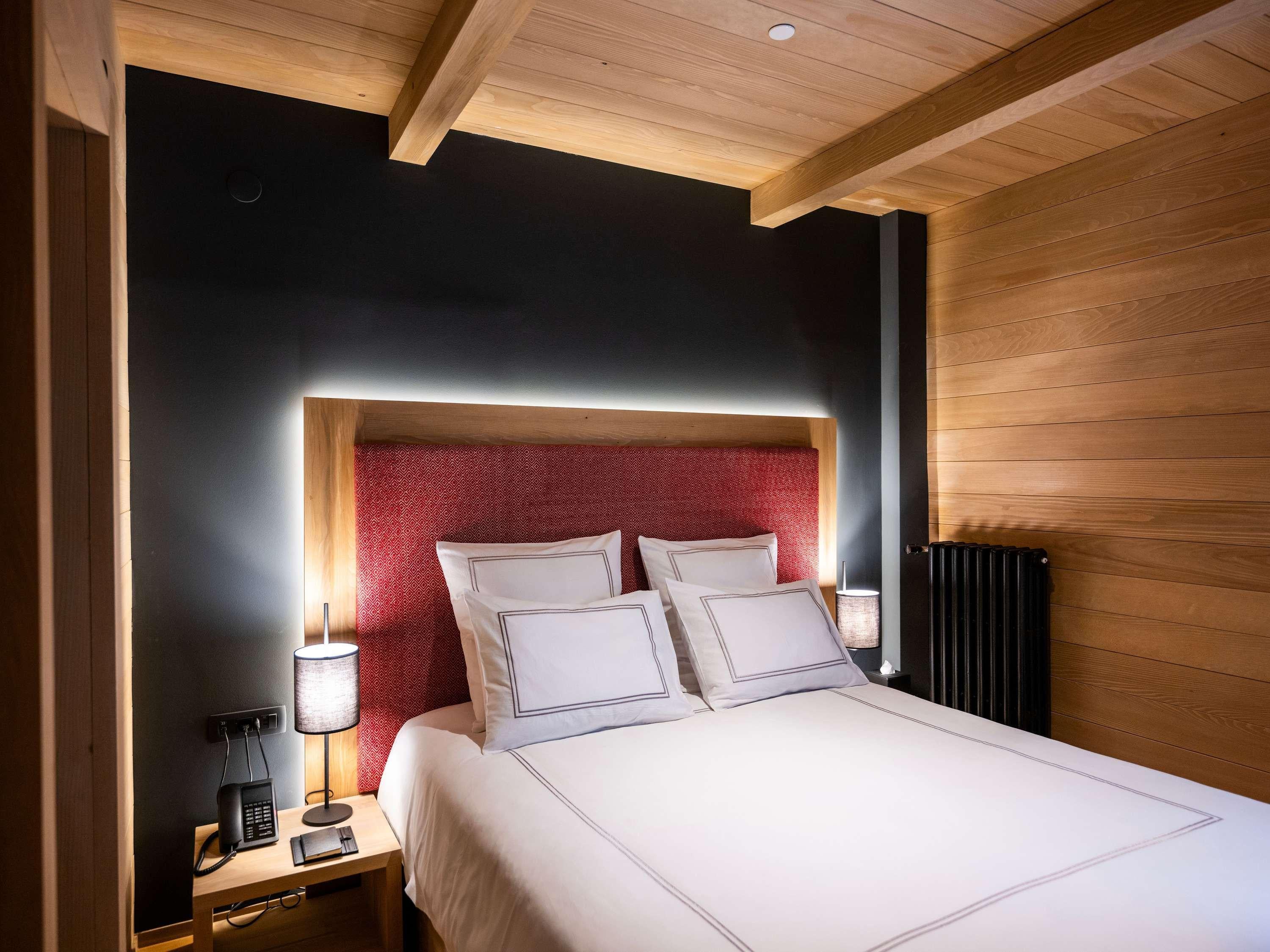 Double Queen Size Bed