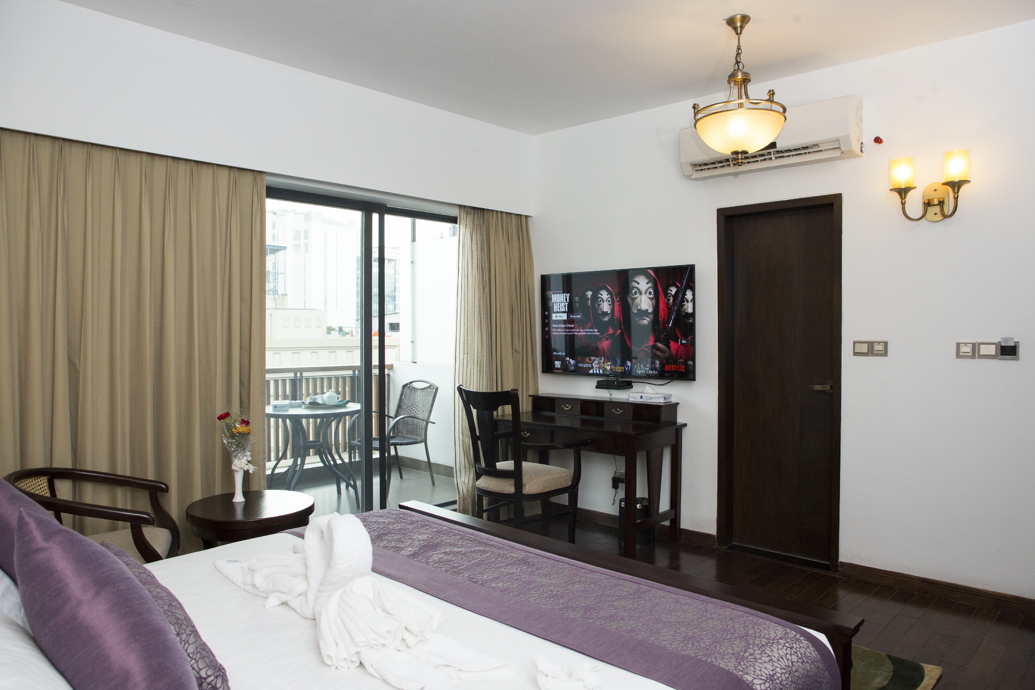 Single Park View with Balcony