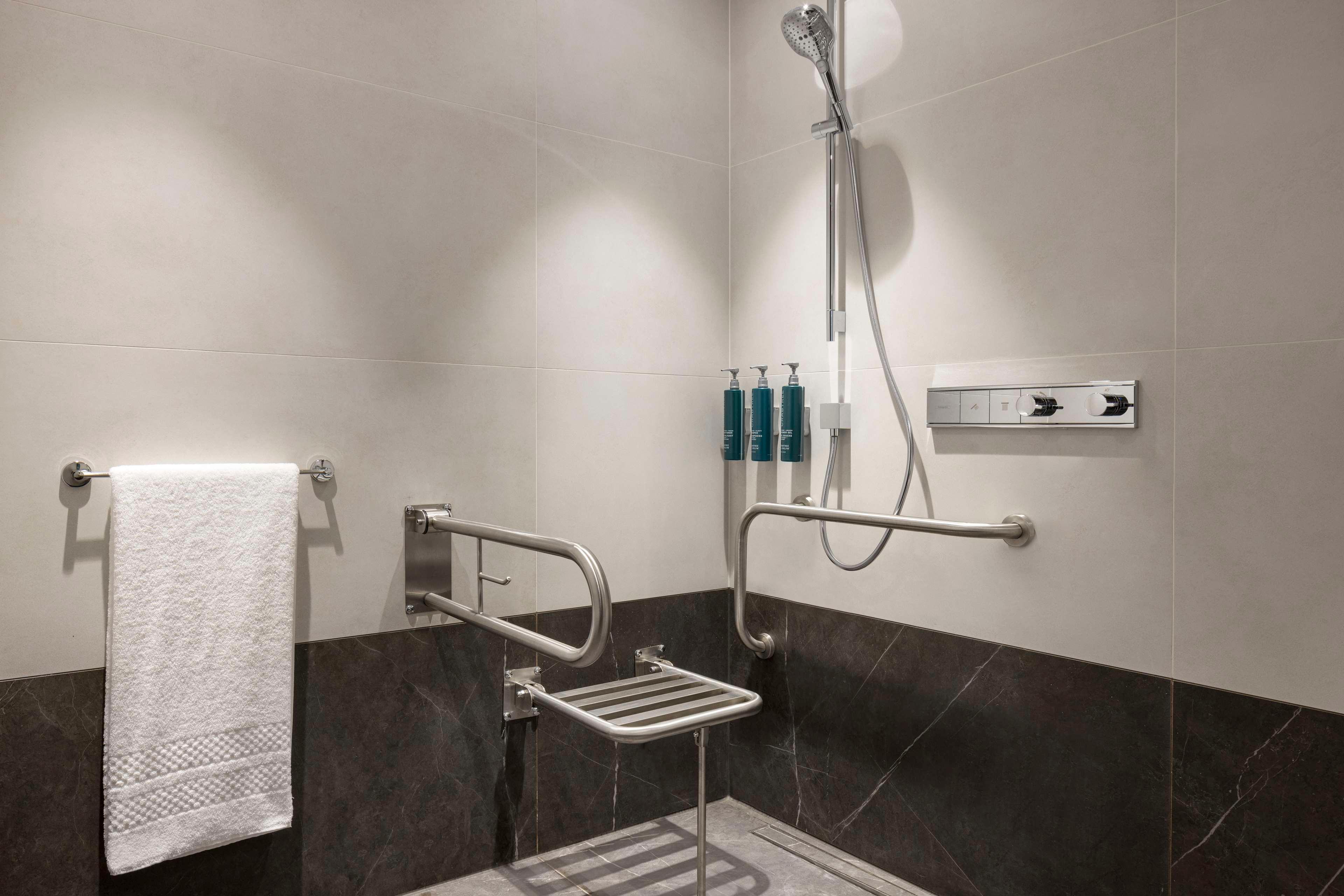 Double Accessible King Size Bed