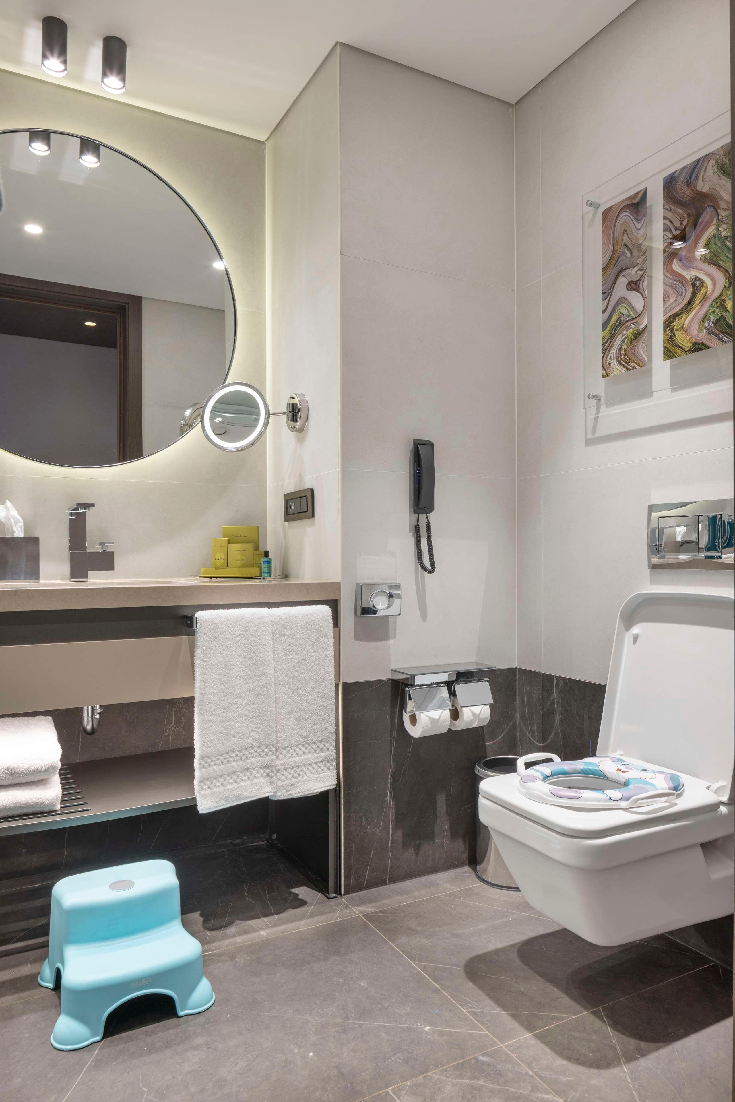 Double Deluxe King Bed