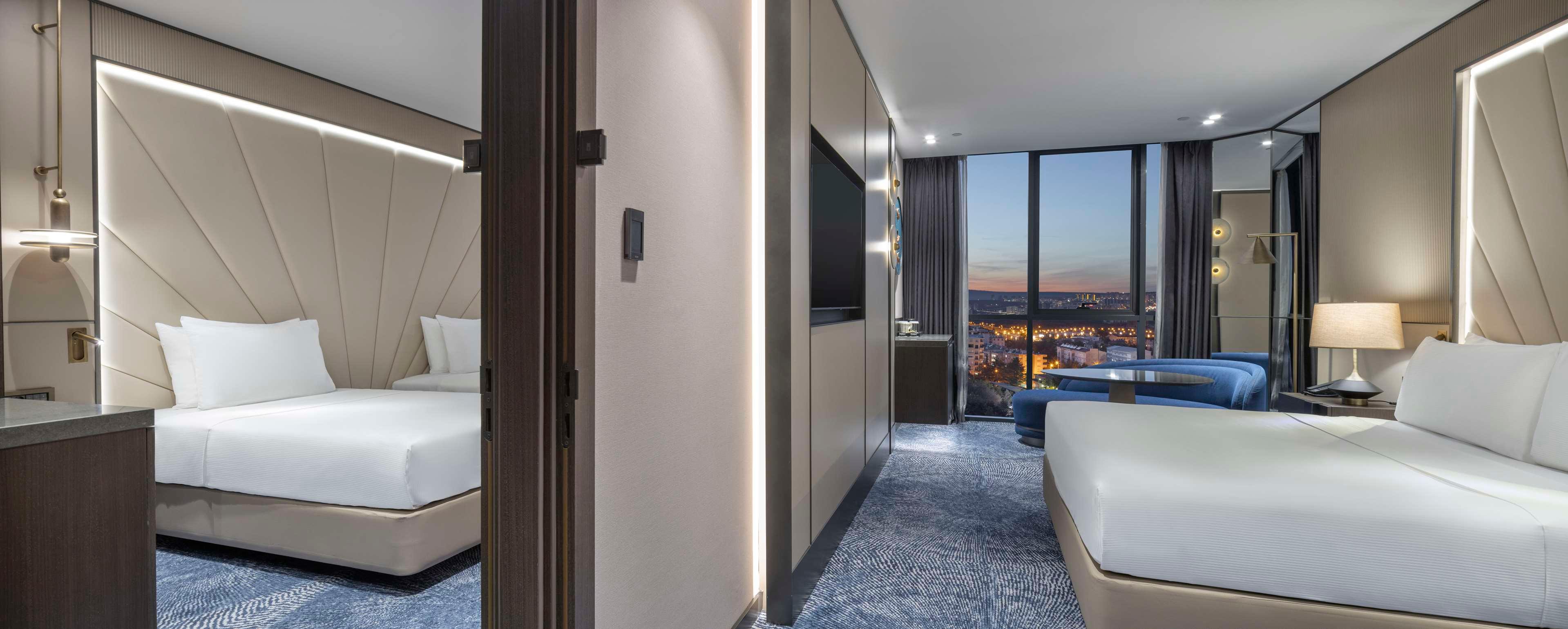 Family Room Connecting Room