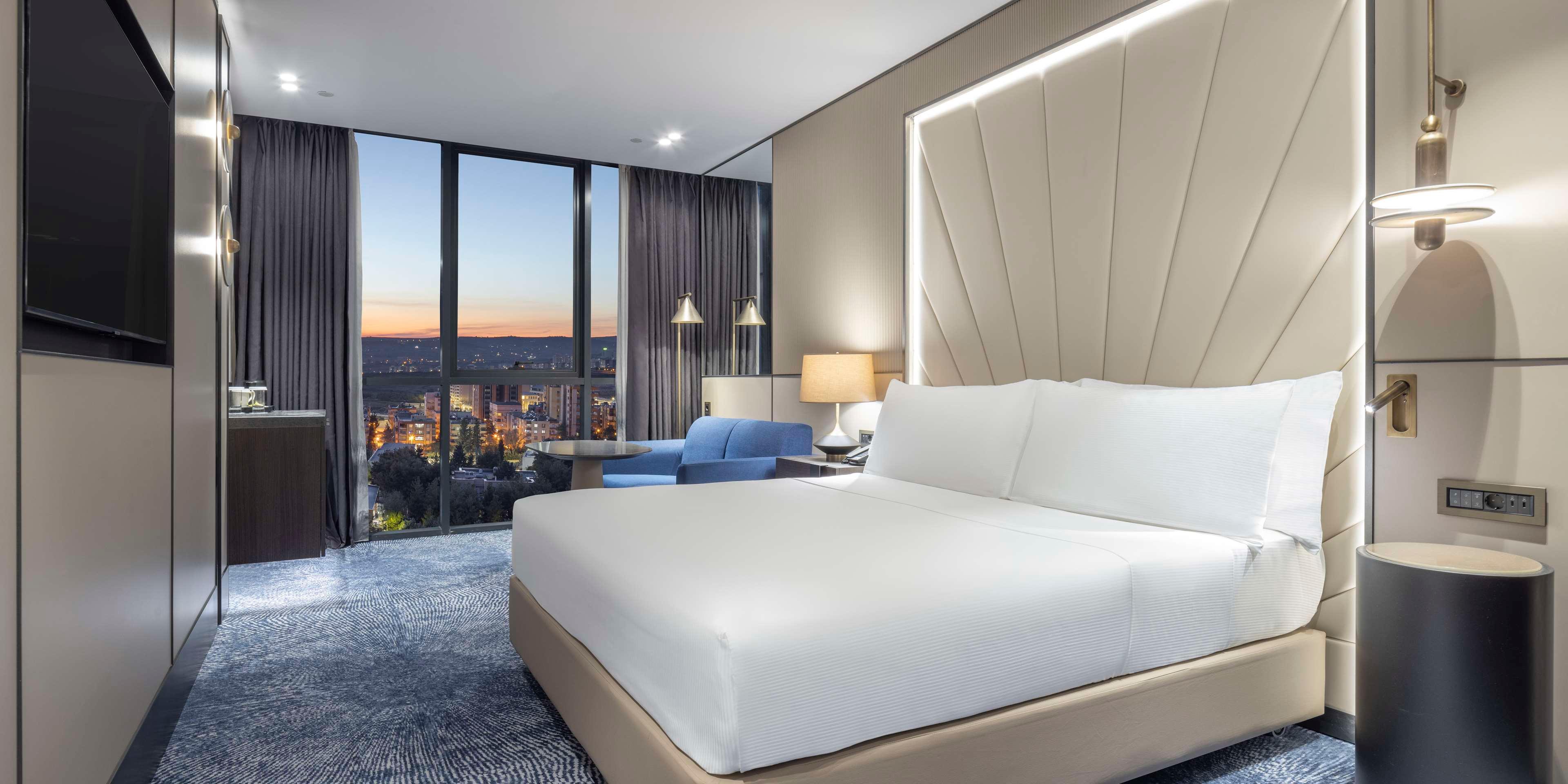 Double Deluxe King Bed