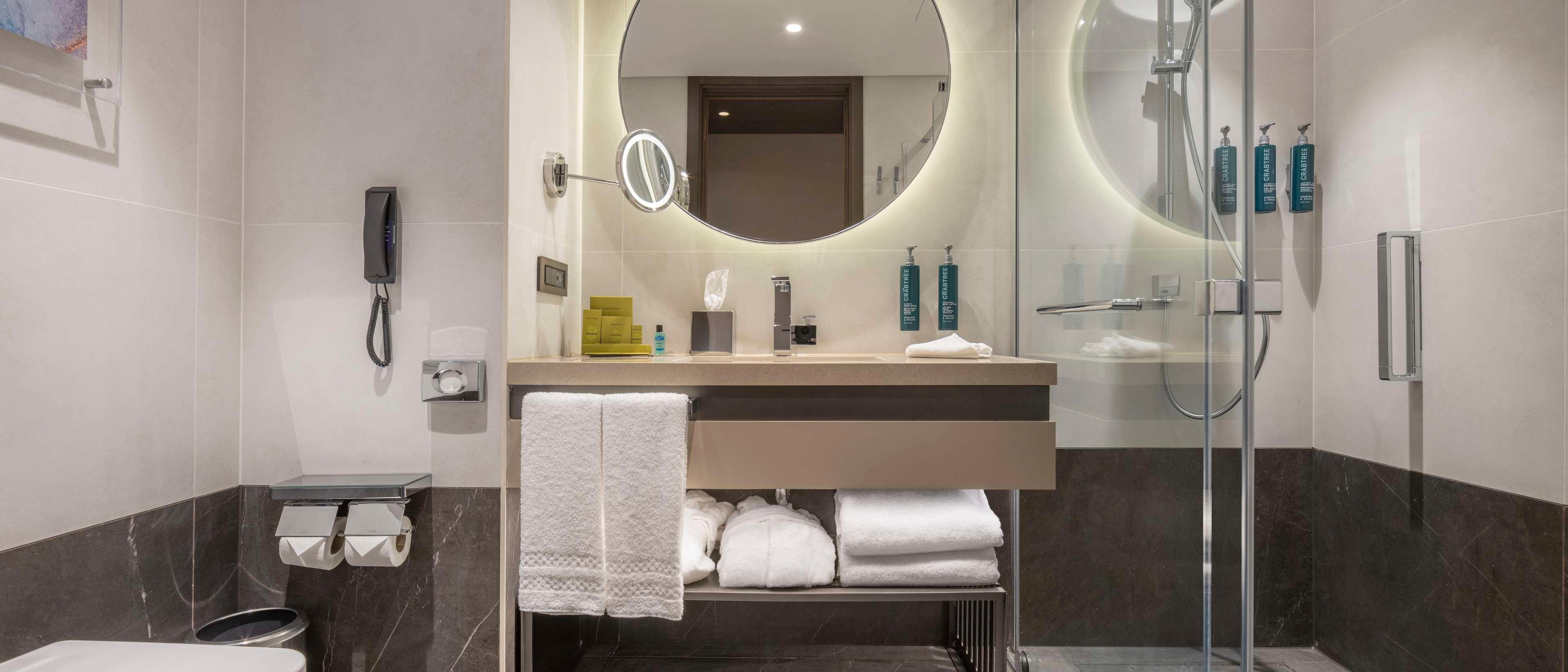 Double Guest Room King Bed