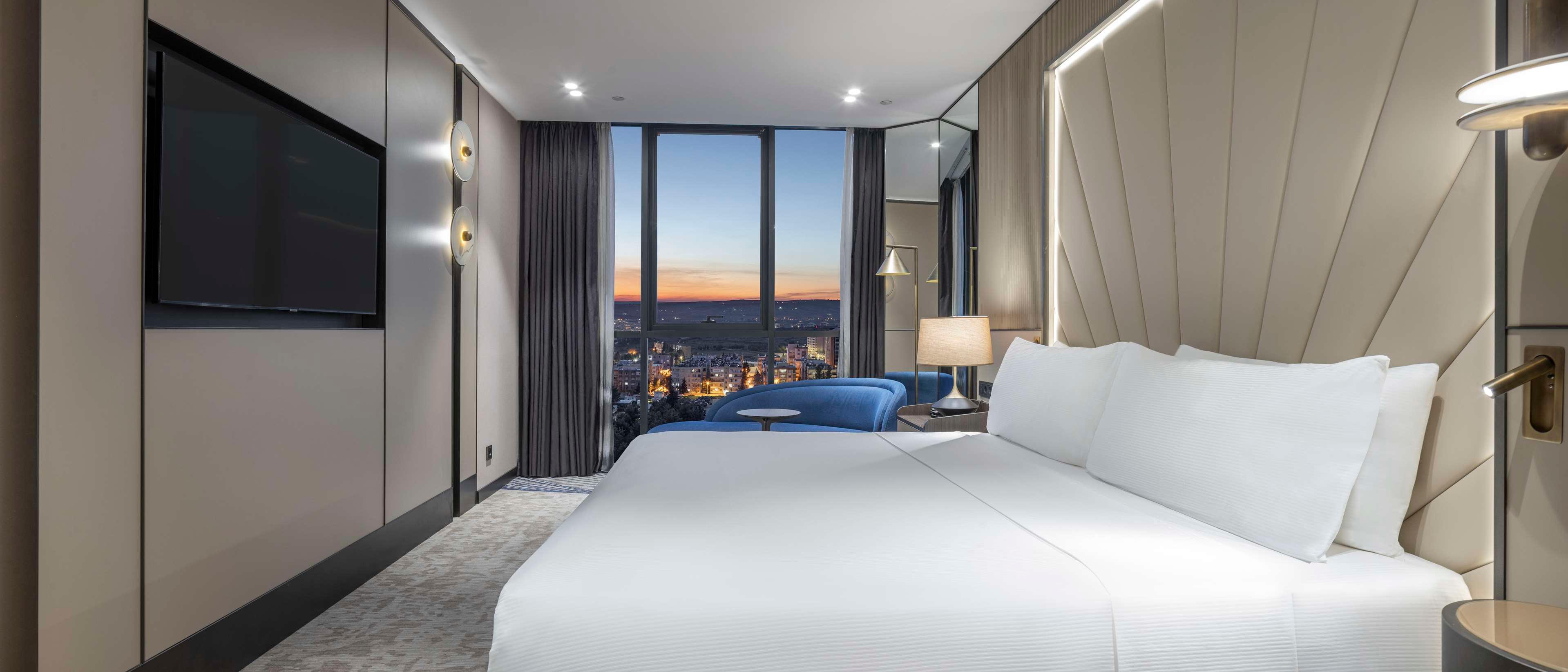 Suite King Bed One Bedroom 