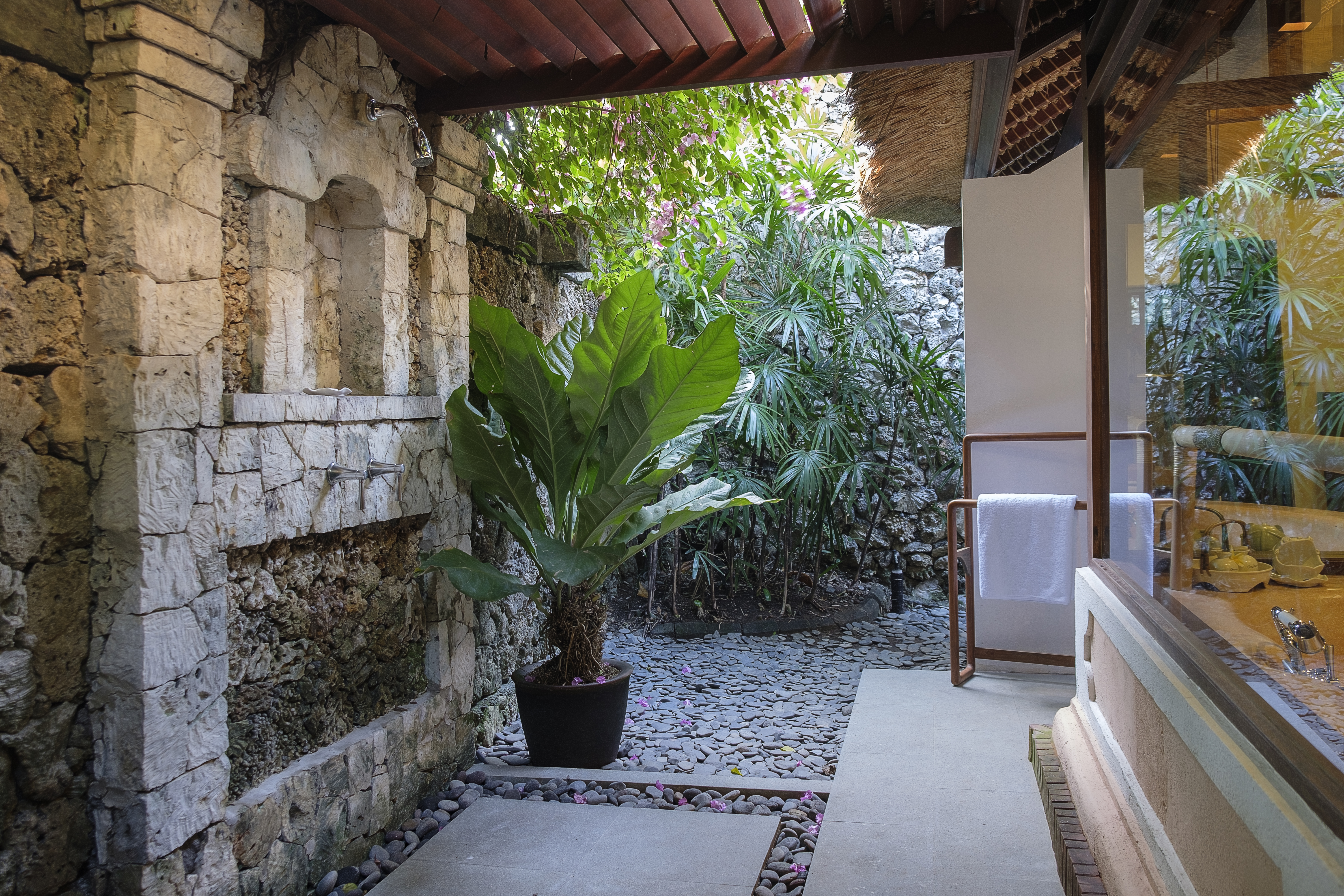 Bungalow Club Beach Front