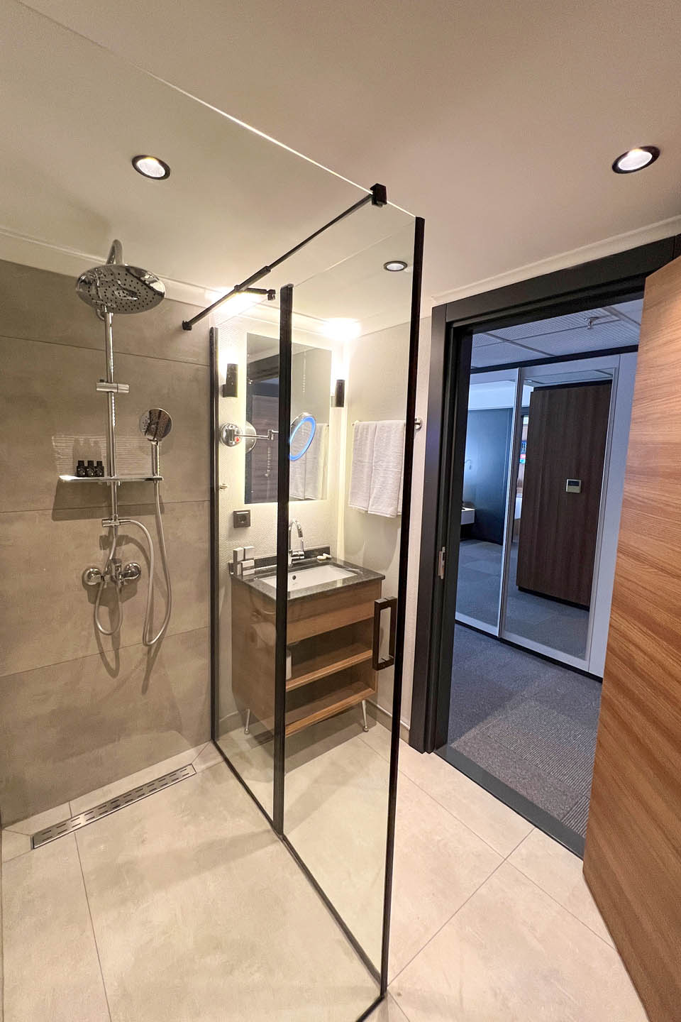 Family Room Capacity 4