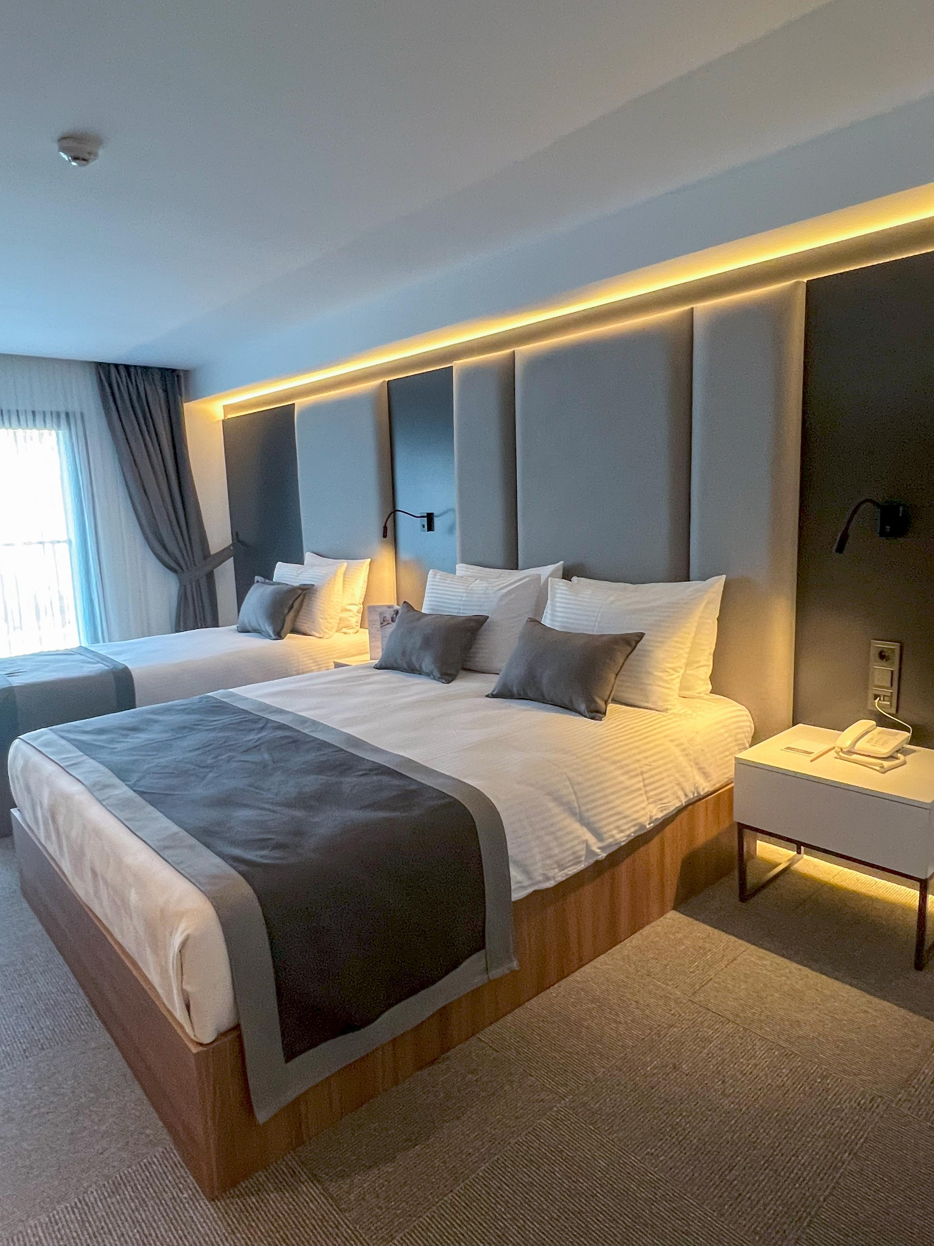 Triple Accessible-two Queen Beds