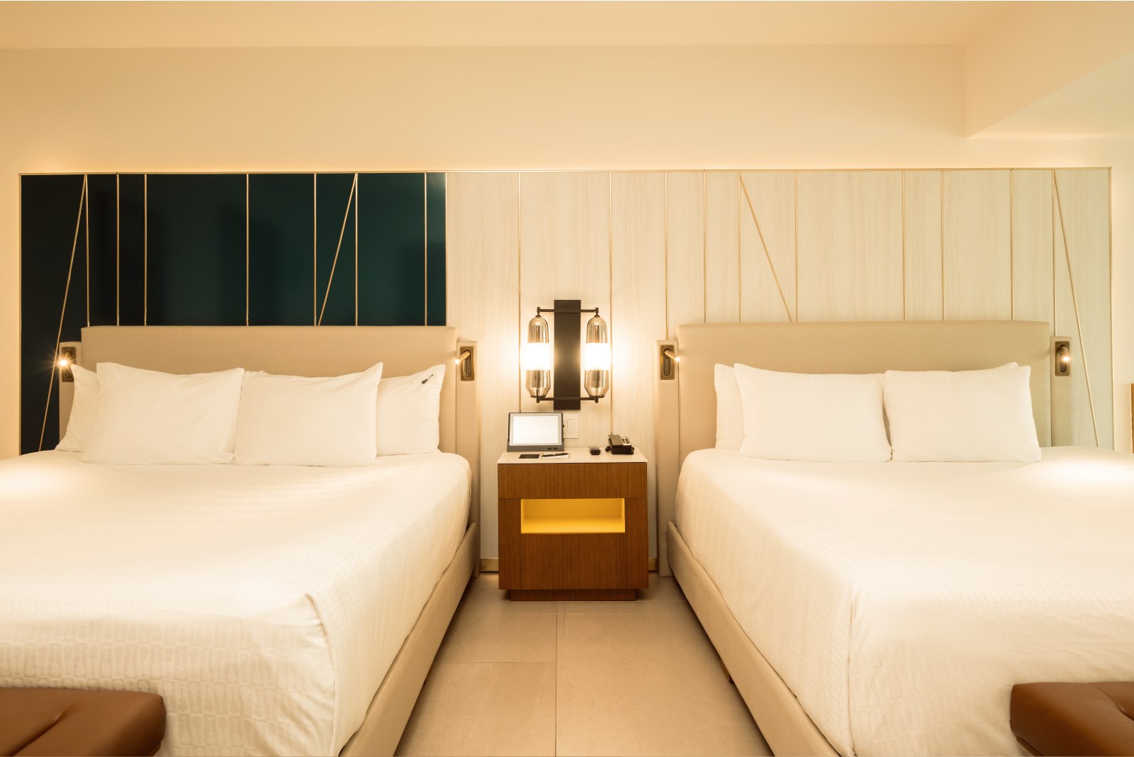 Suite Deluxe Two Double Beds