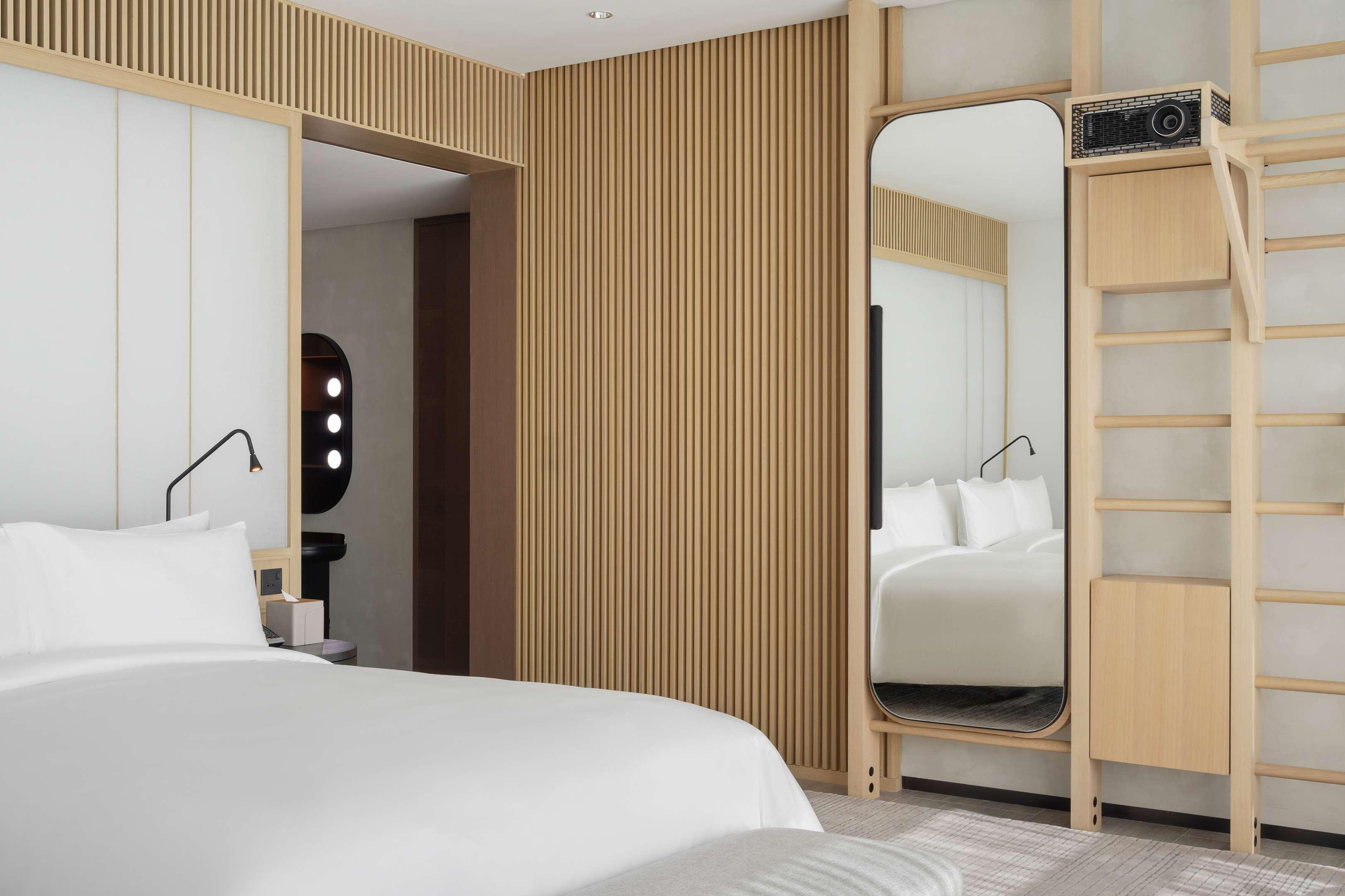 Double Premium Queen Bed