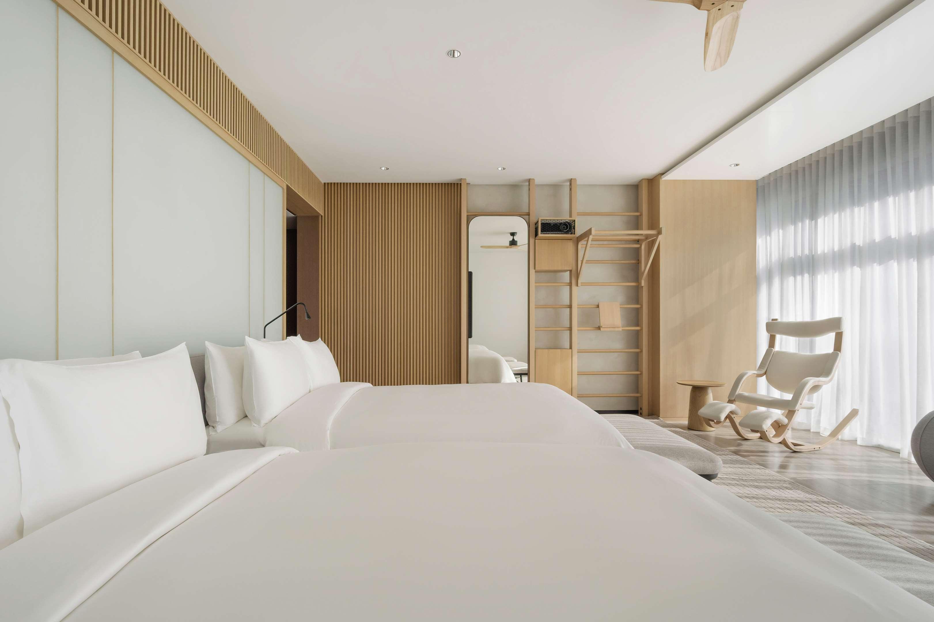 Double Premium Queen Bed