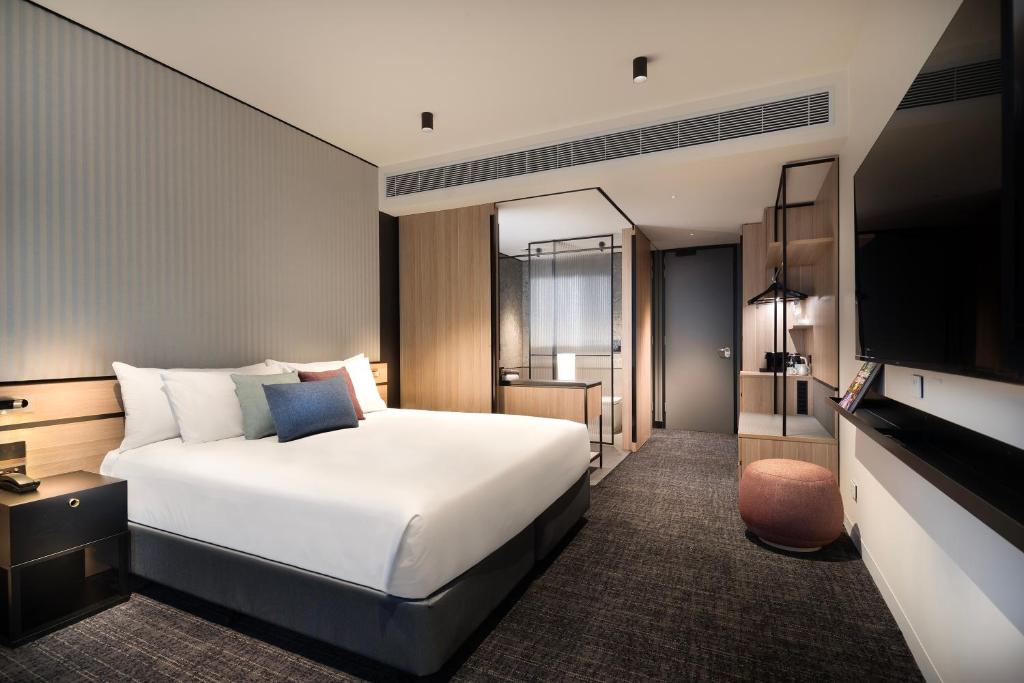 Double King Size Bed