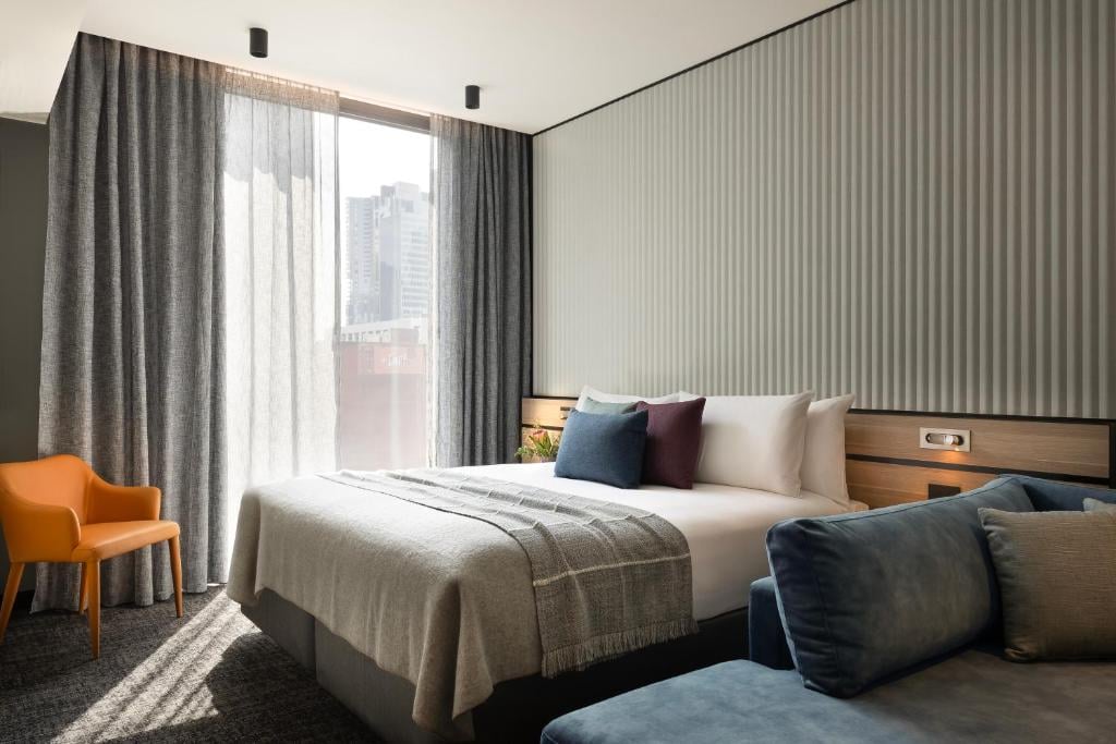 Studio King Size Bed