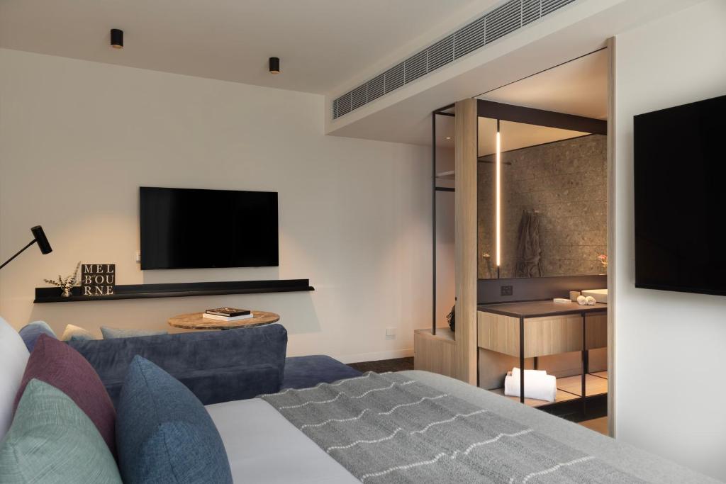 Studio King Size Bed